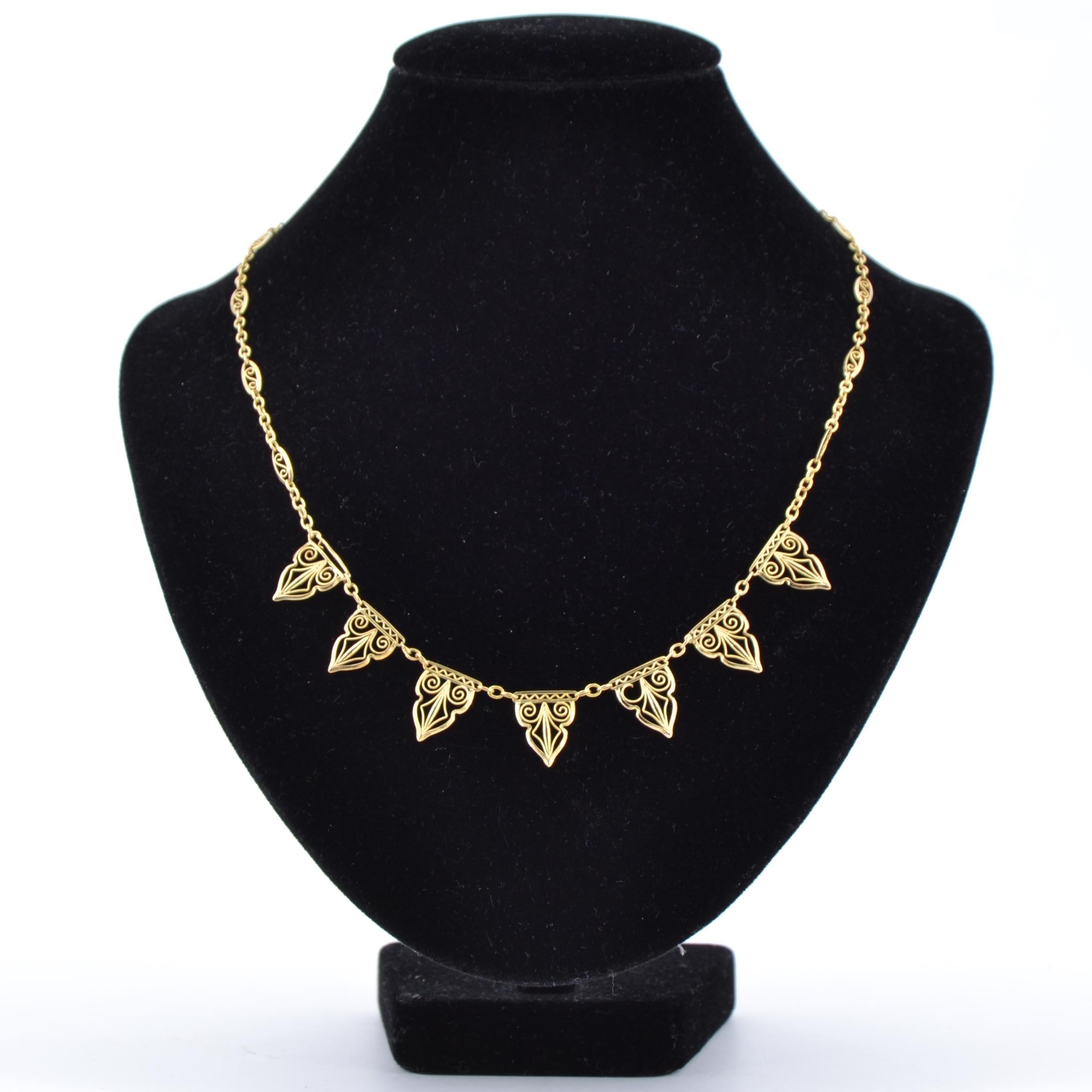Belle Époque French 1920s 18 Karat Yellow Gold Filigree Drapery Necklace