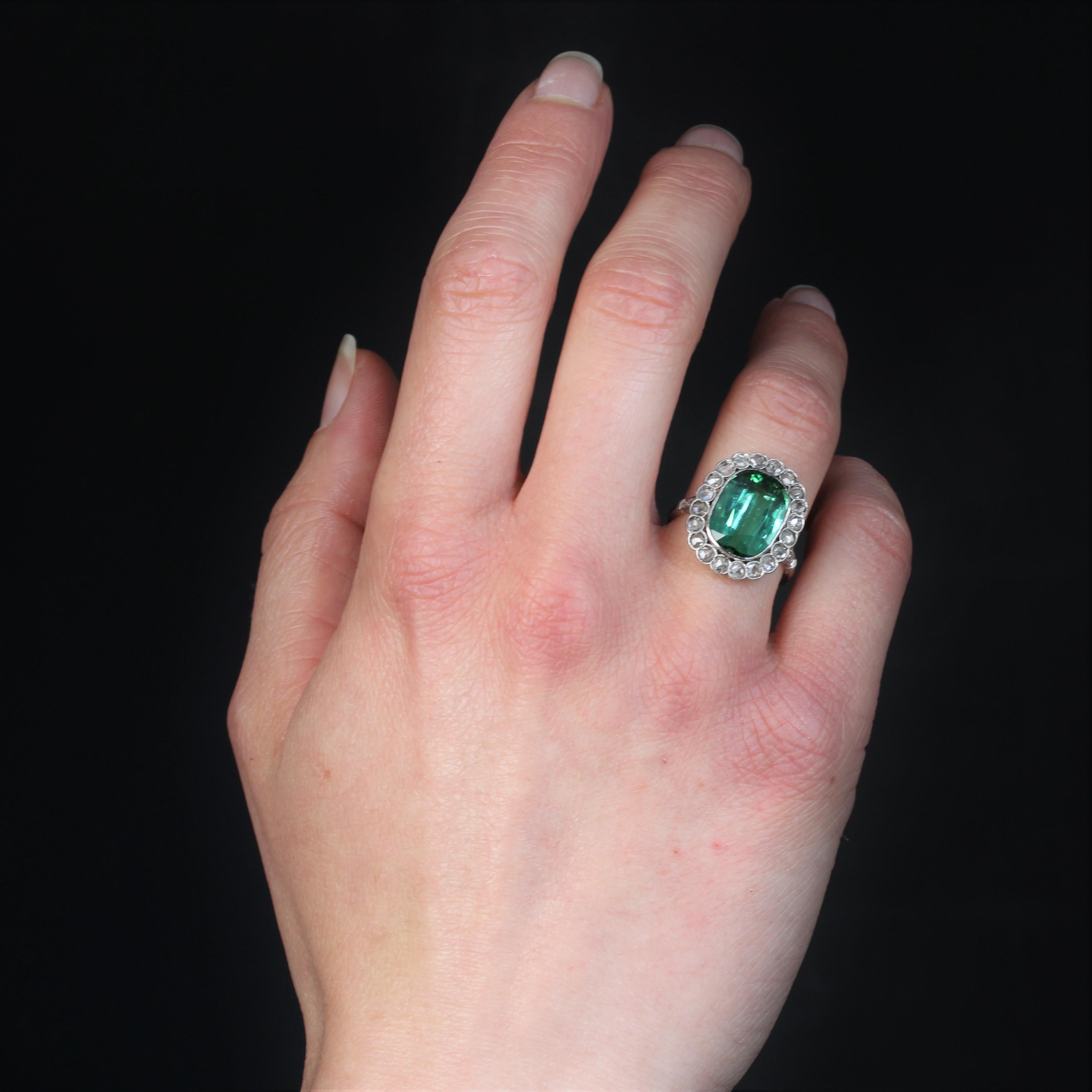 Oval Cut French 1920s 5.50 Carats Tourmaline Diamonds Platinum Daisy Ring For Sale