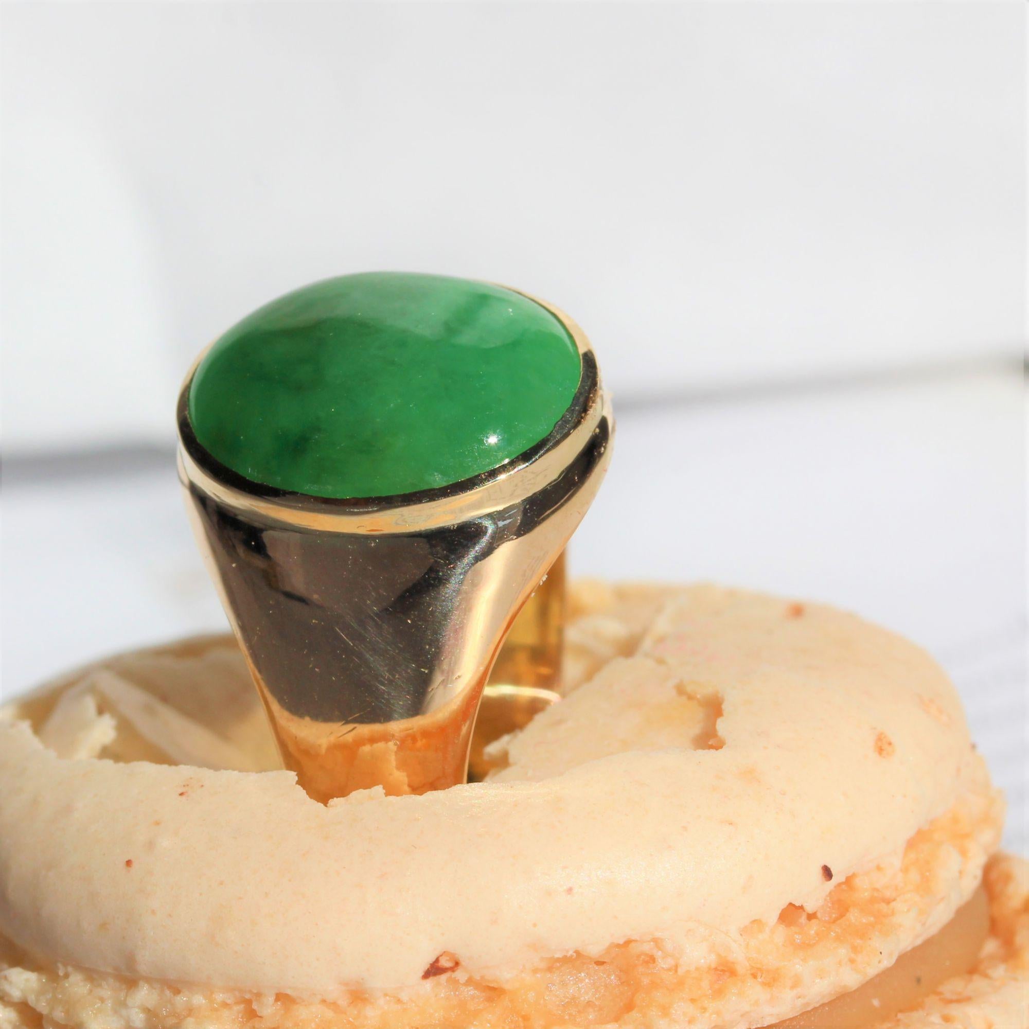 French 1920s 8.60 Carat Jade 18 Karat Yellow Gold Men Ring 5