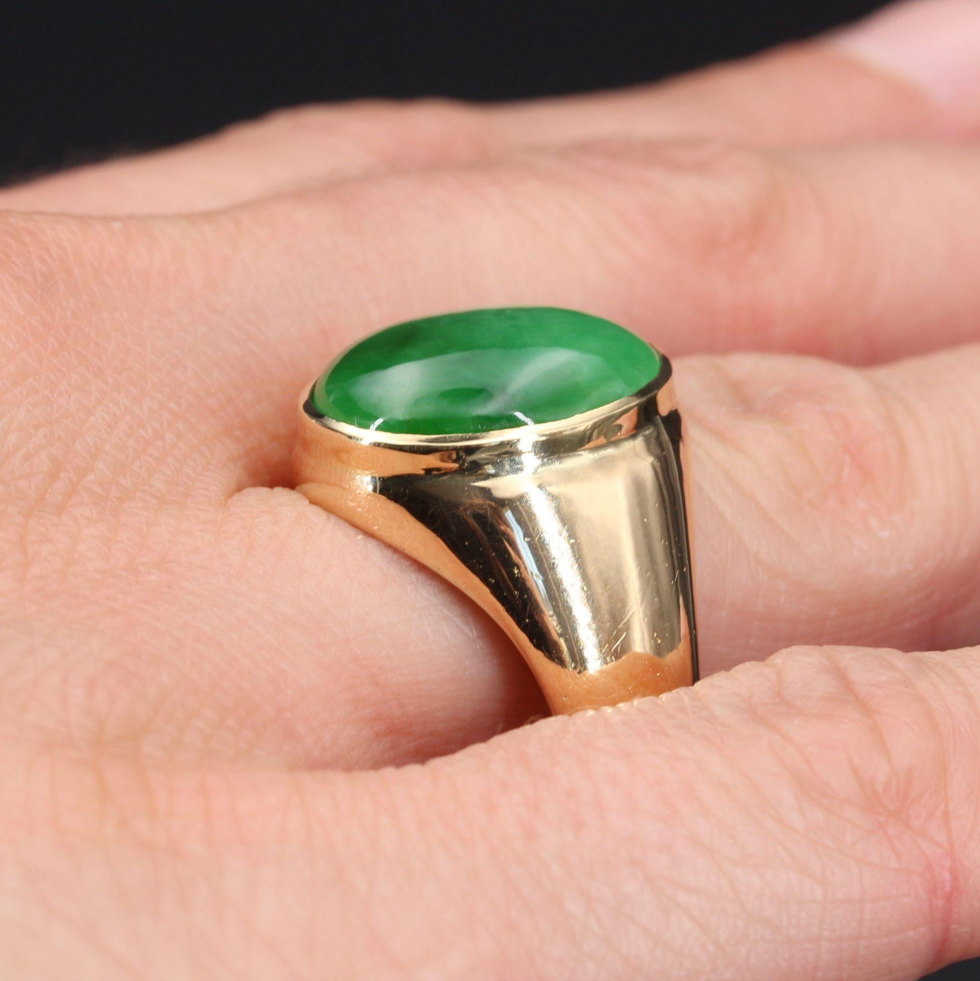 French 1920s 8.60 Carat Jade 18 Karat Yellow Gold Men Ring 1