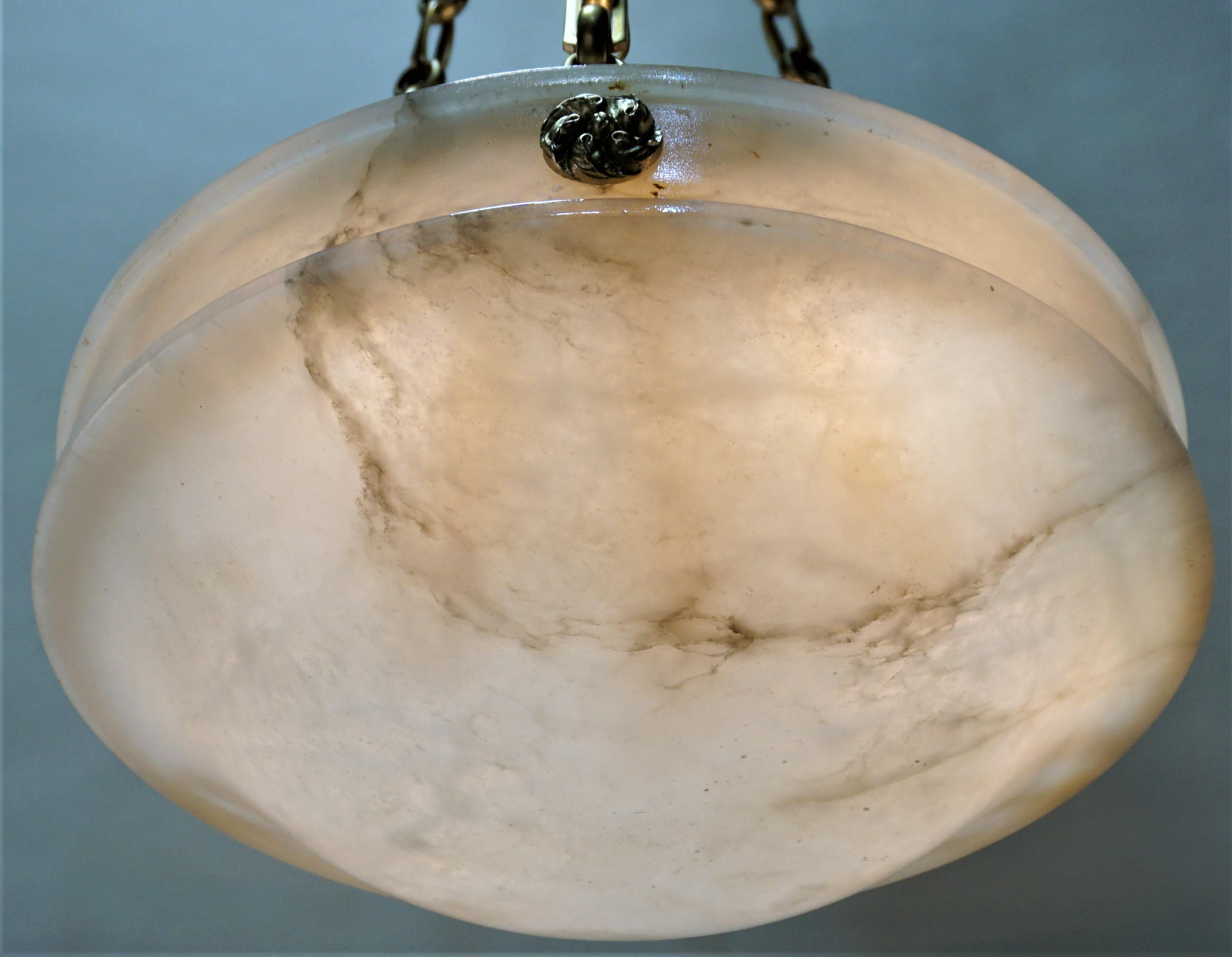 Französischer Kronleuchter aus Alabaster und Bronze von 1920 1