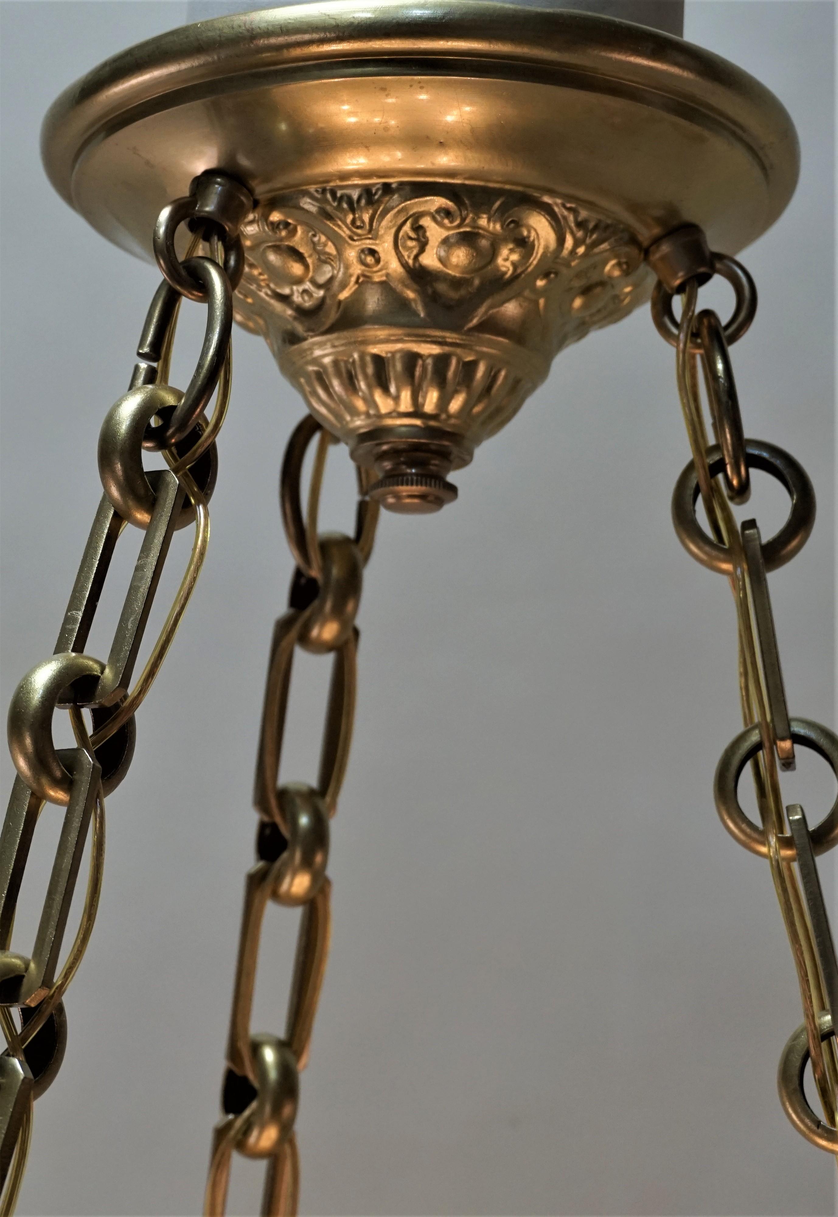 Französischer Kronleuchter aus Alabaster und Bronze von 1920 5