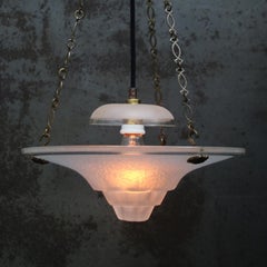 Lampada a sospensione in ottone e vetro acidato francese degli anni '20 Art Deco