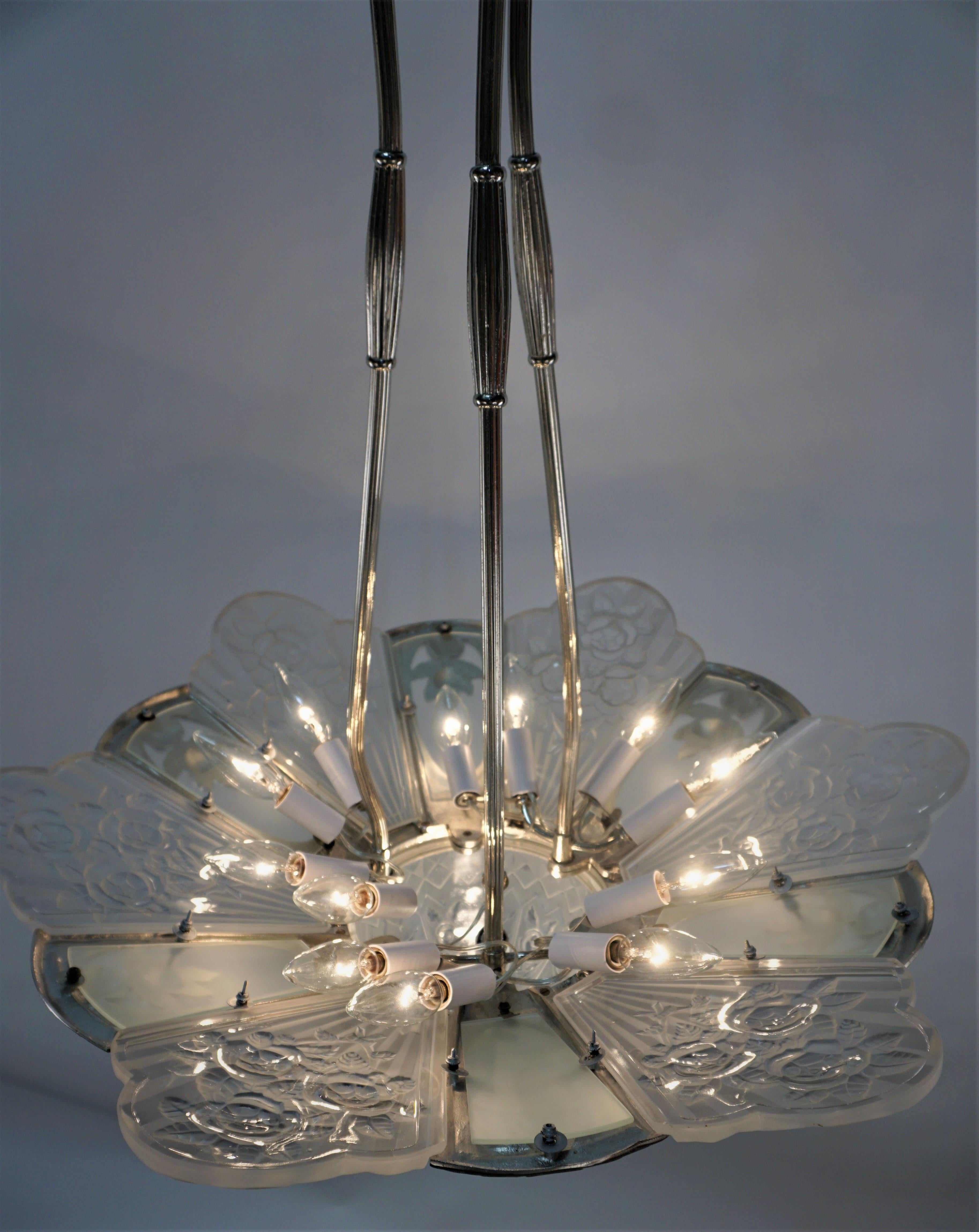 French 1920's Art Deco chandelier by Gilles For Sale 5