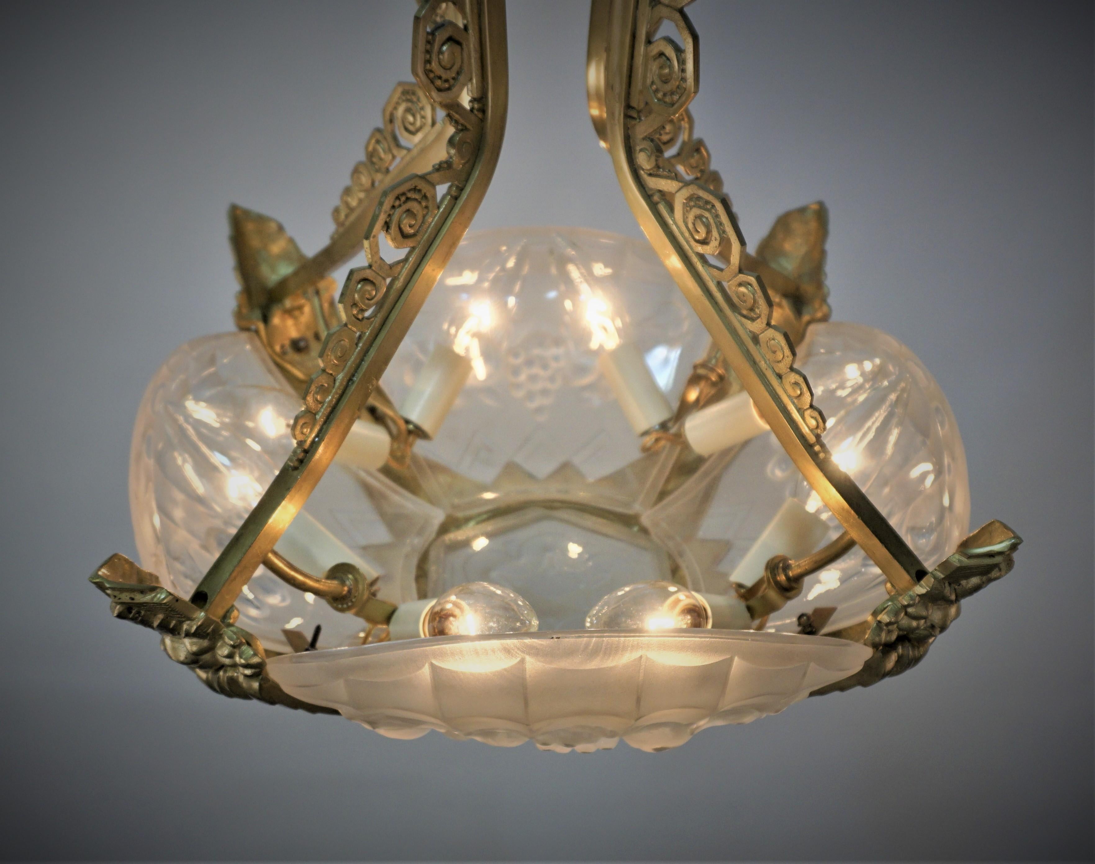 French 1920's Art Deco Chandelier by Gilles 2