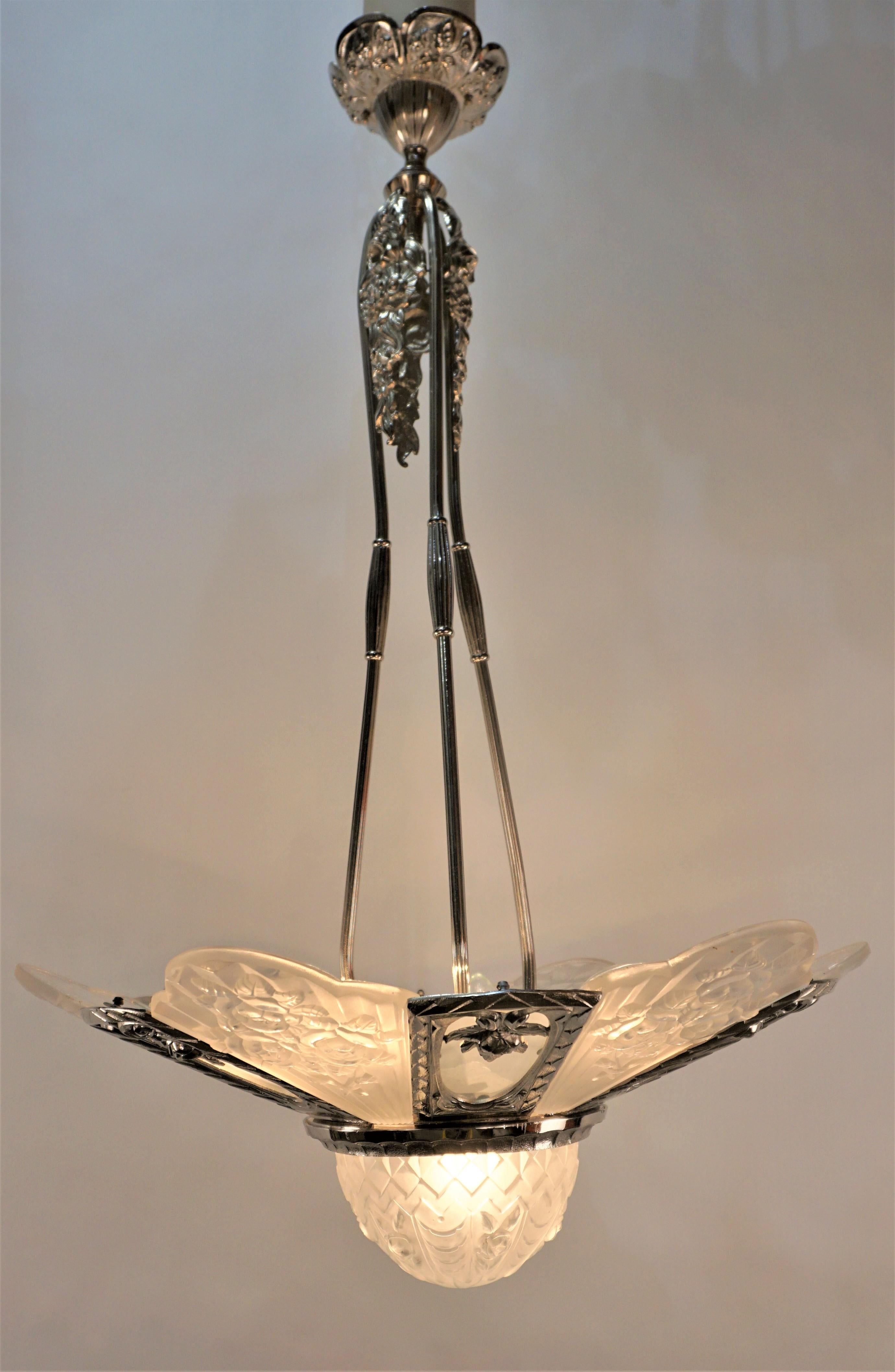 French 1920's Art Deco chandelier by Gilles For Sale 2