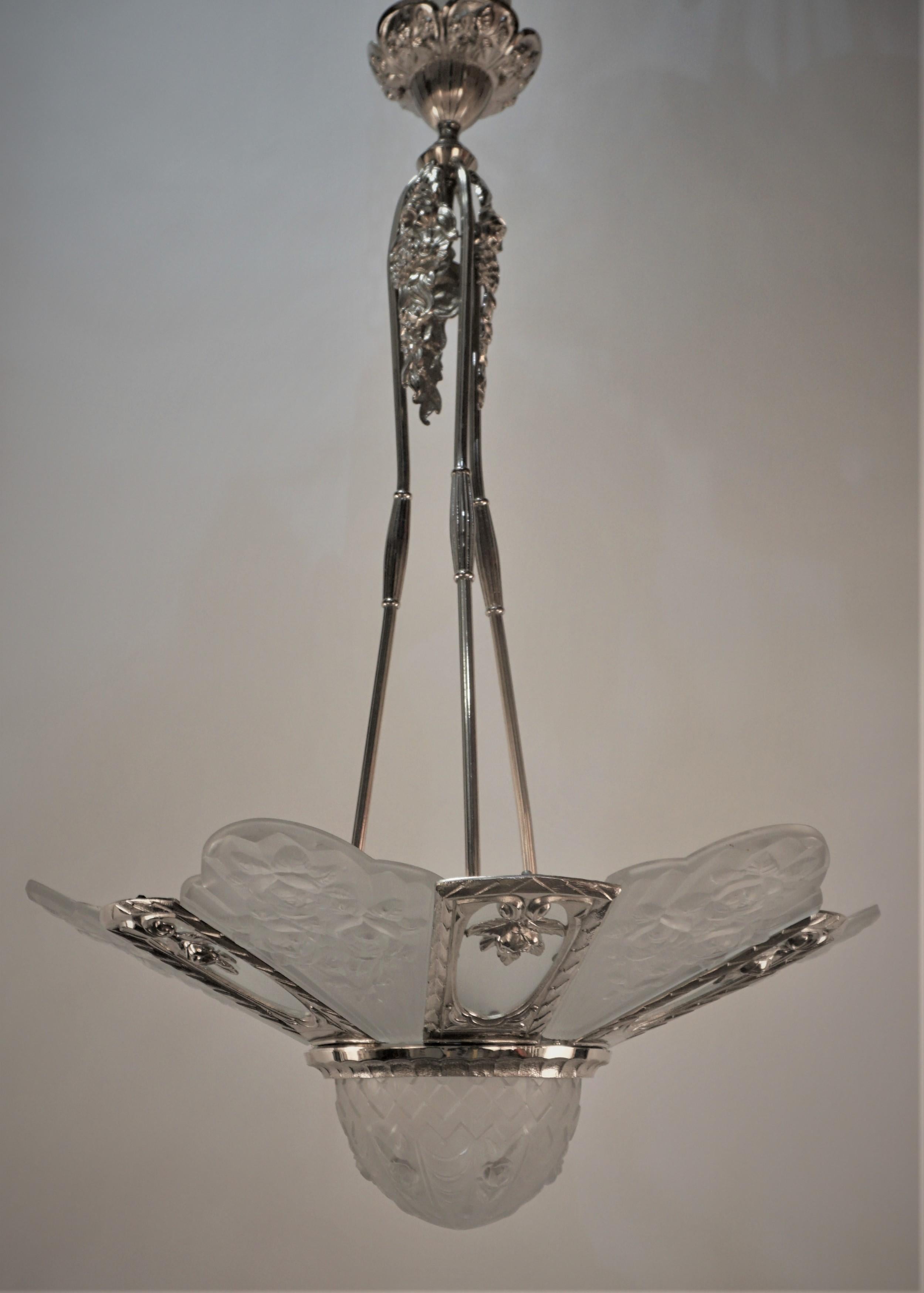 French 1920's Art Deco chandelier by Gilles For Sale 3