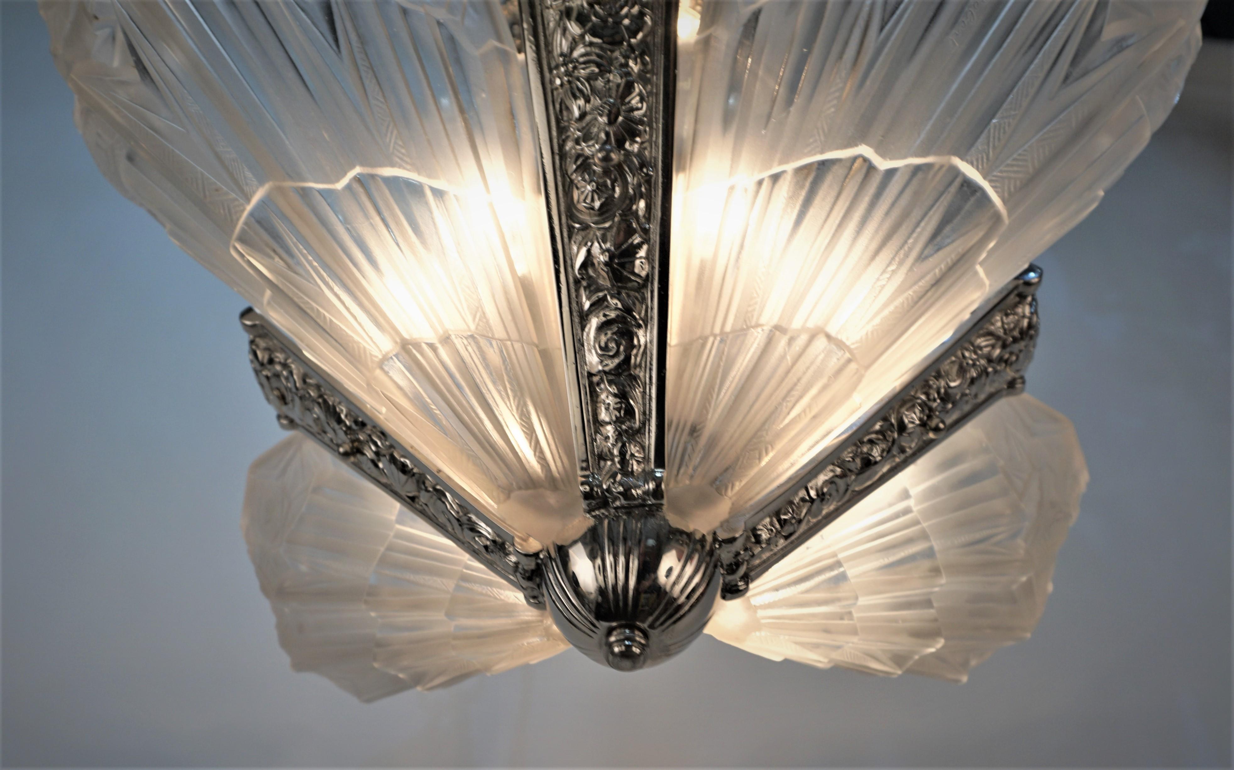 French 1920's Art Deco Chandelier For Sale 2