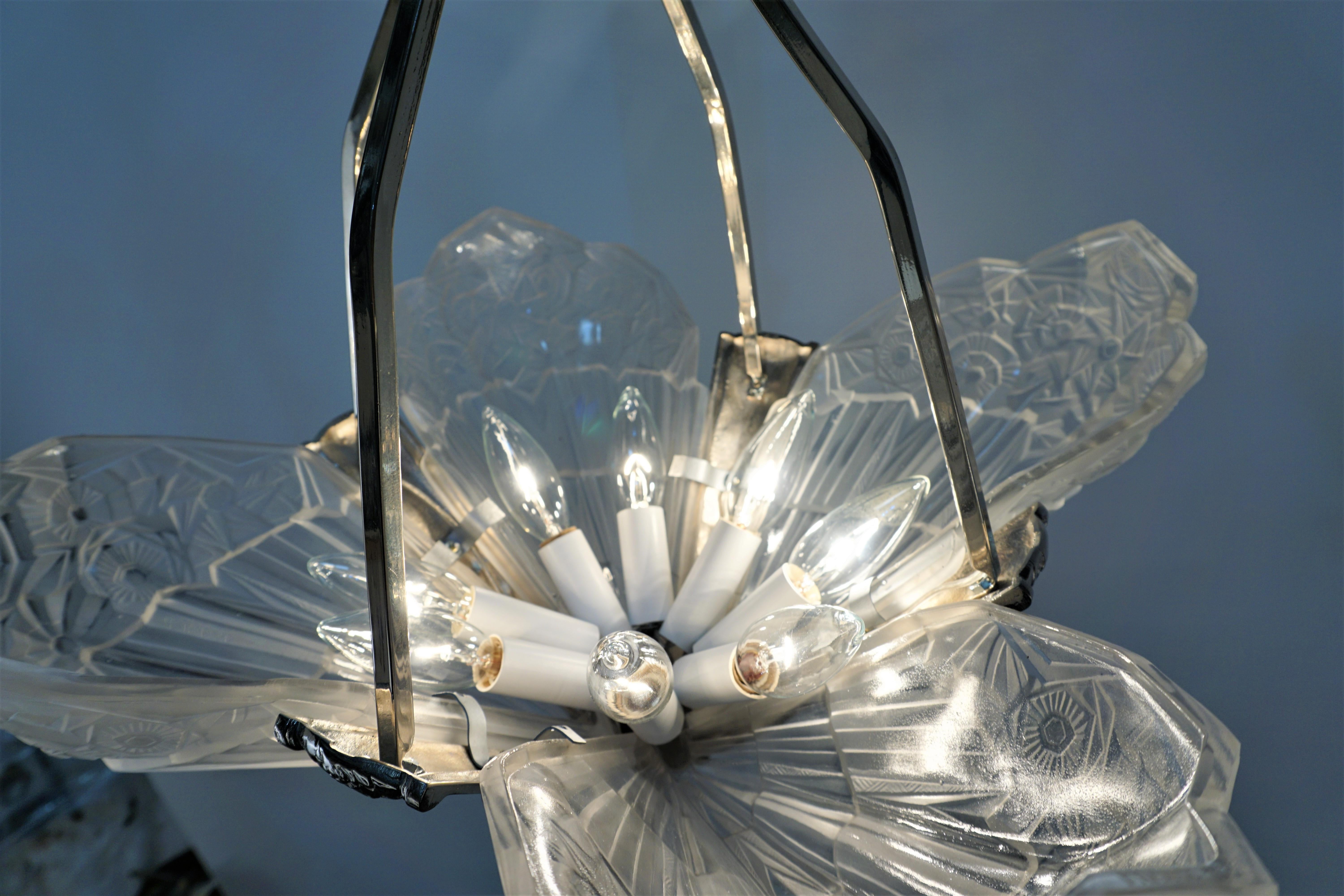 French 1920's Art Deco Chandelier For Sale 3