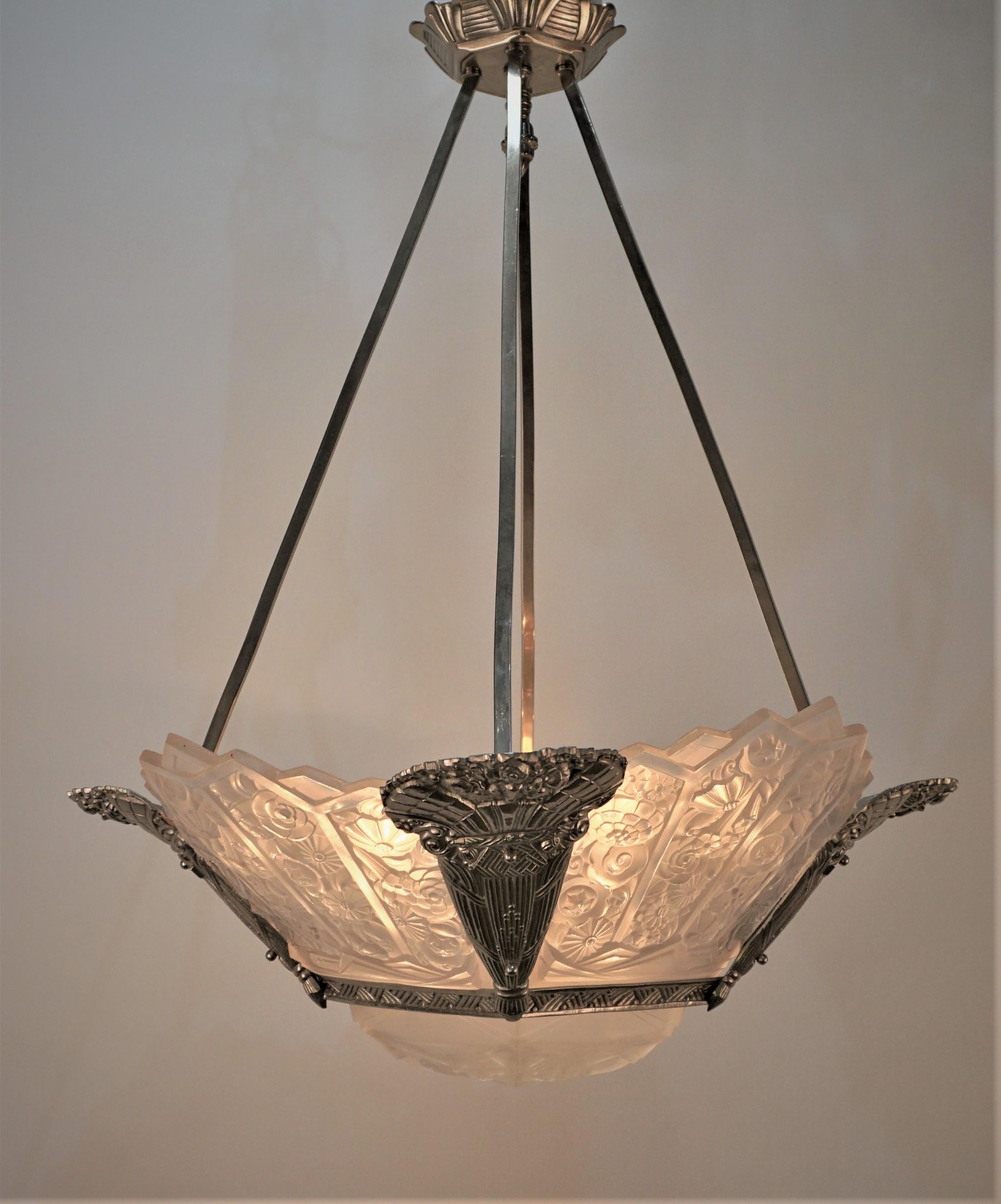 French 1920's Art Deco Chandelier For Sale 4