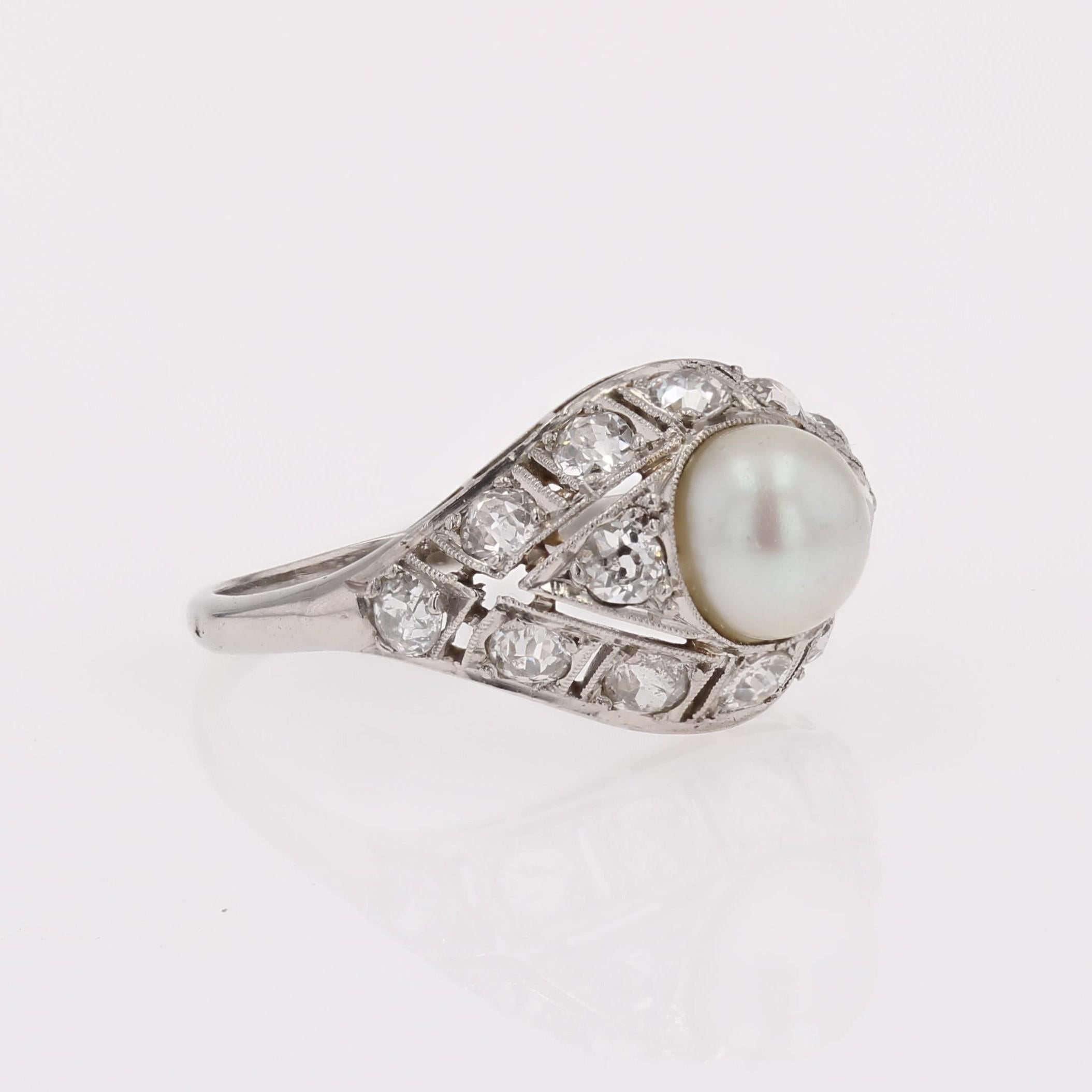 Anillo francés Art Decó de los años 20 con perla cultivada y diamantes en cúpula de platino en venta 6