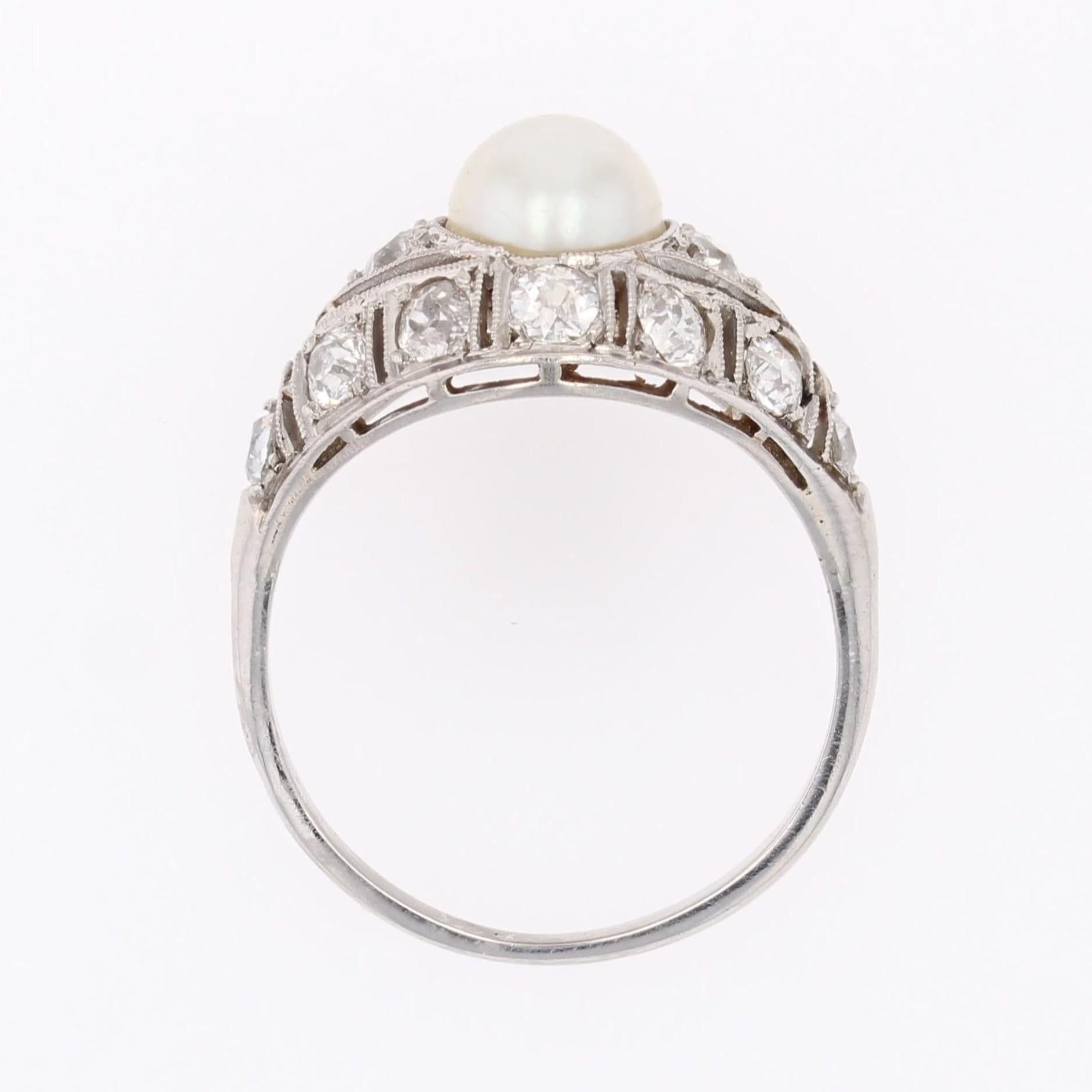 Anillo francés Art Decó de los años 20 con perla cultivada y diamantes en cúpula de platino en venta 8