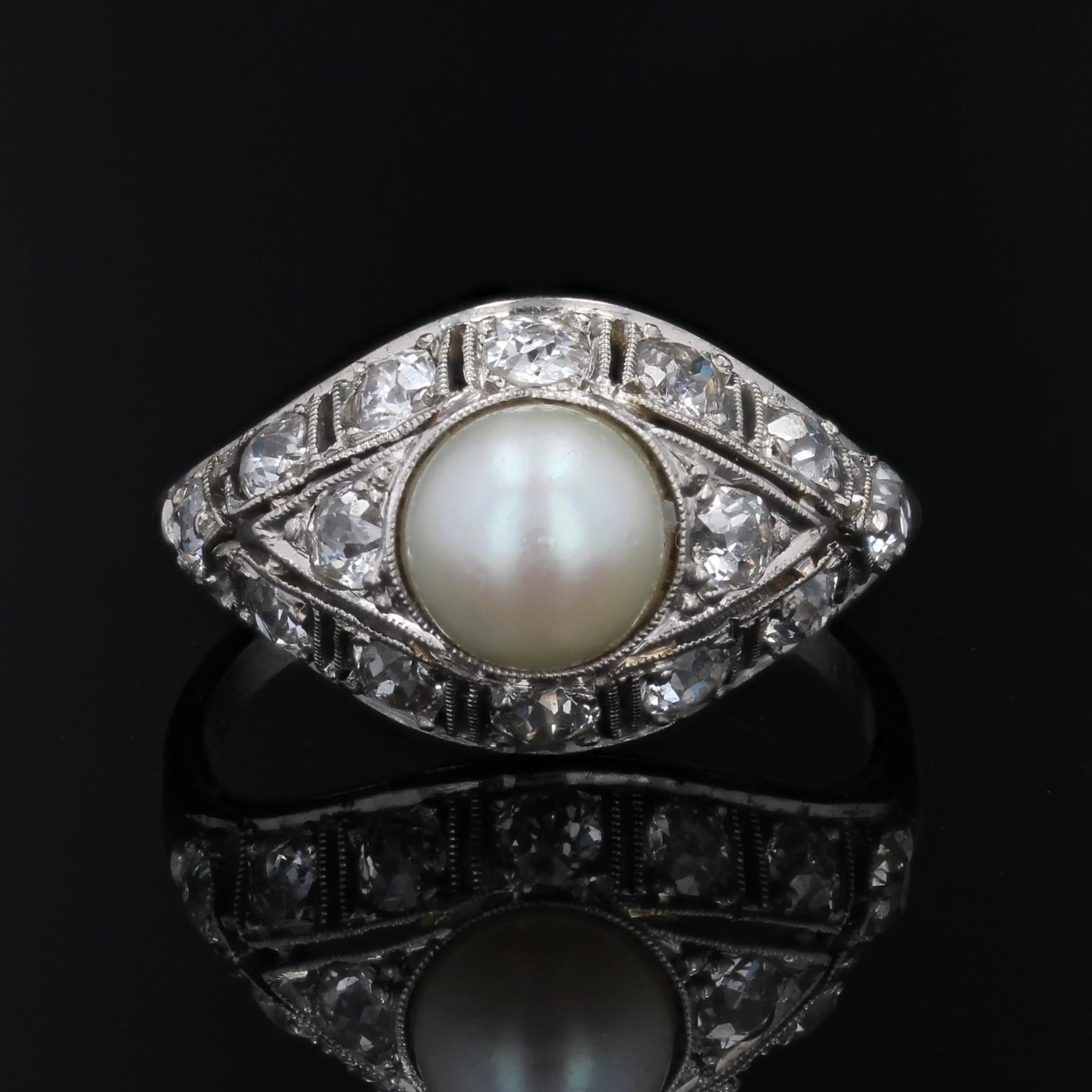 De las mujeres Anillo francés Art Decó de los años 20 con perla cultivada y diamantes en cúpula de platino en venta