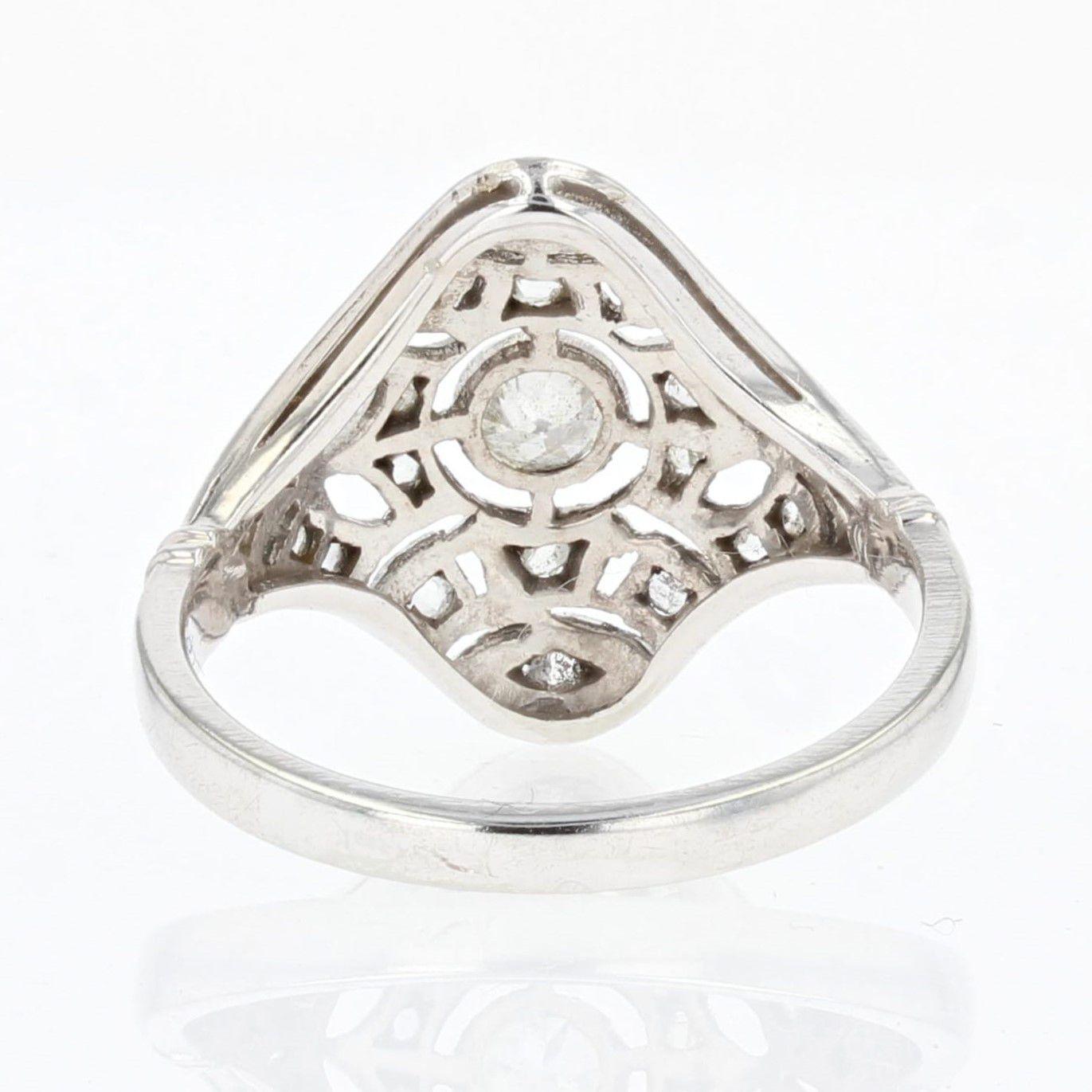 French 1920s Art Deco Diamond 18 Karat White Gold Platinum Ring For Sale 3