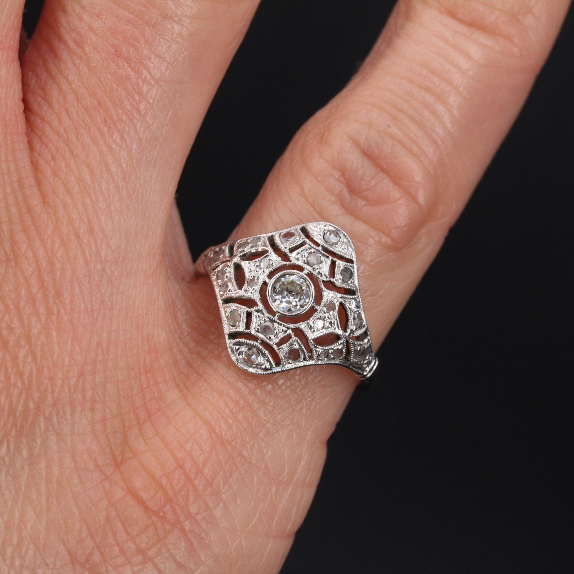 Brilliant Cut French 1920s Art Deco Diamond 18 Karat White Gold Platinum Ring For Sale