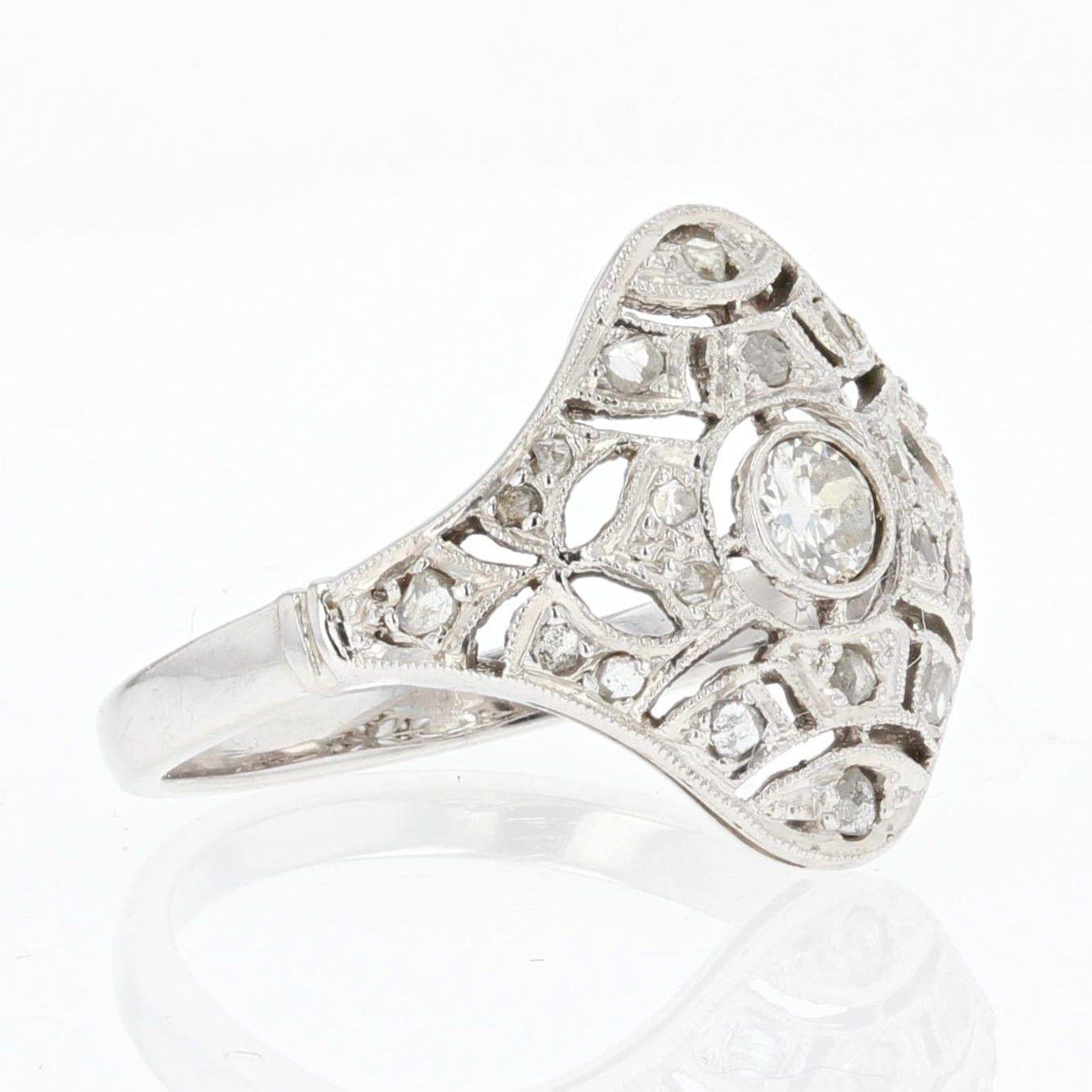 Women's French 1920s Art Deco Diamond 18 Karat White Gold Platinum Ring For Sale