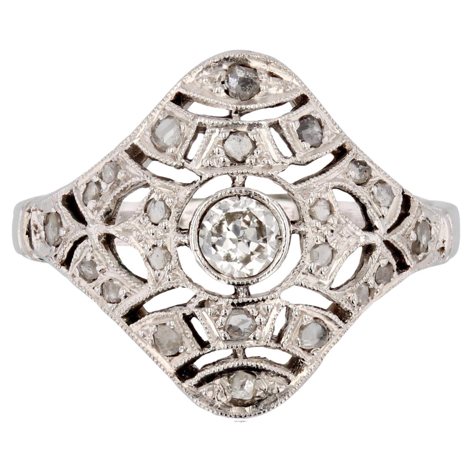 Platinring mit Diamanten im Art déco-Stil aus 18 Karat Weißgold und Platin, 1920er Jahre