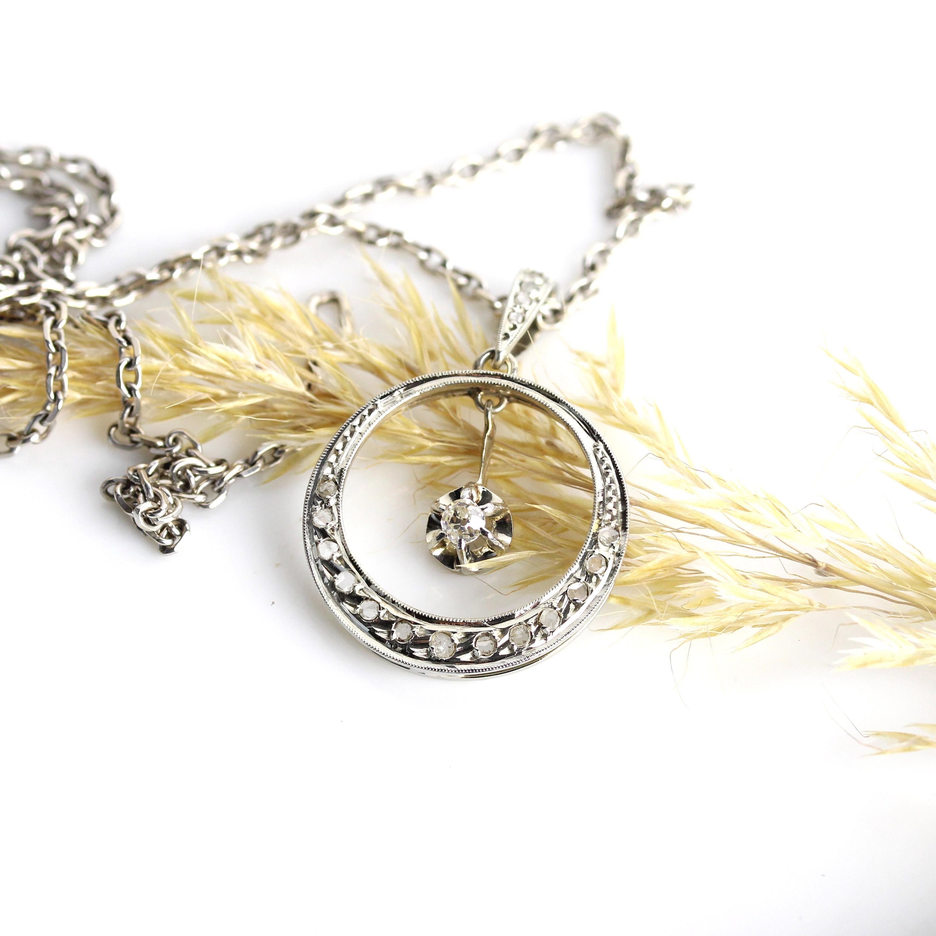 Brilliant Cut French 1920s Art Deco Diamonds 18 Karat White Gold Pendant For Sale