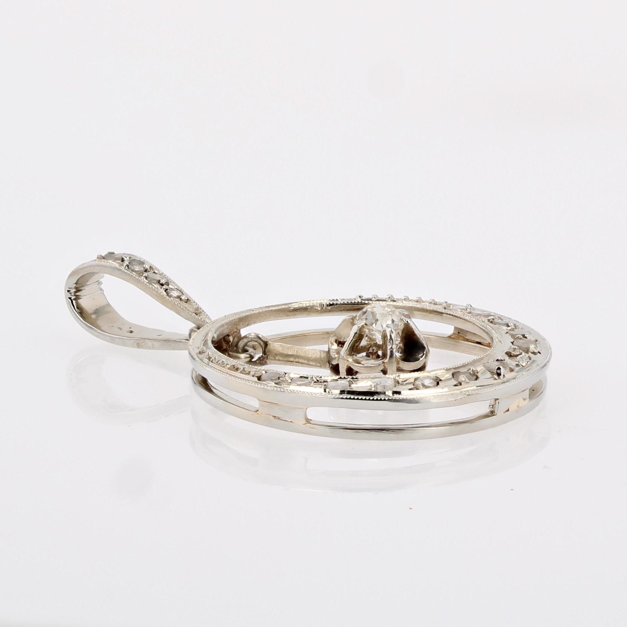 French 1920s Art Deco Diamonds 18 Karat White Gold Pendant In Good Condition For Sale In Poitiers, FR