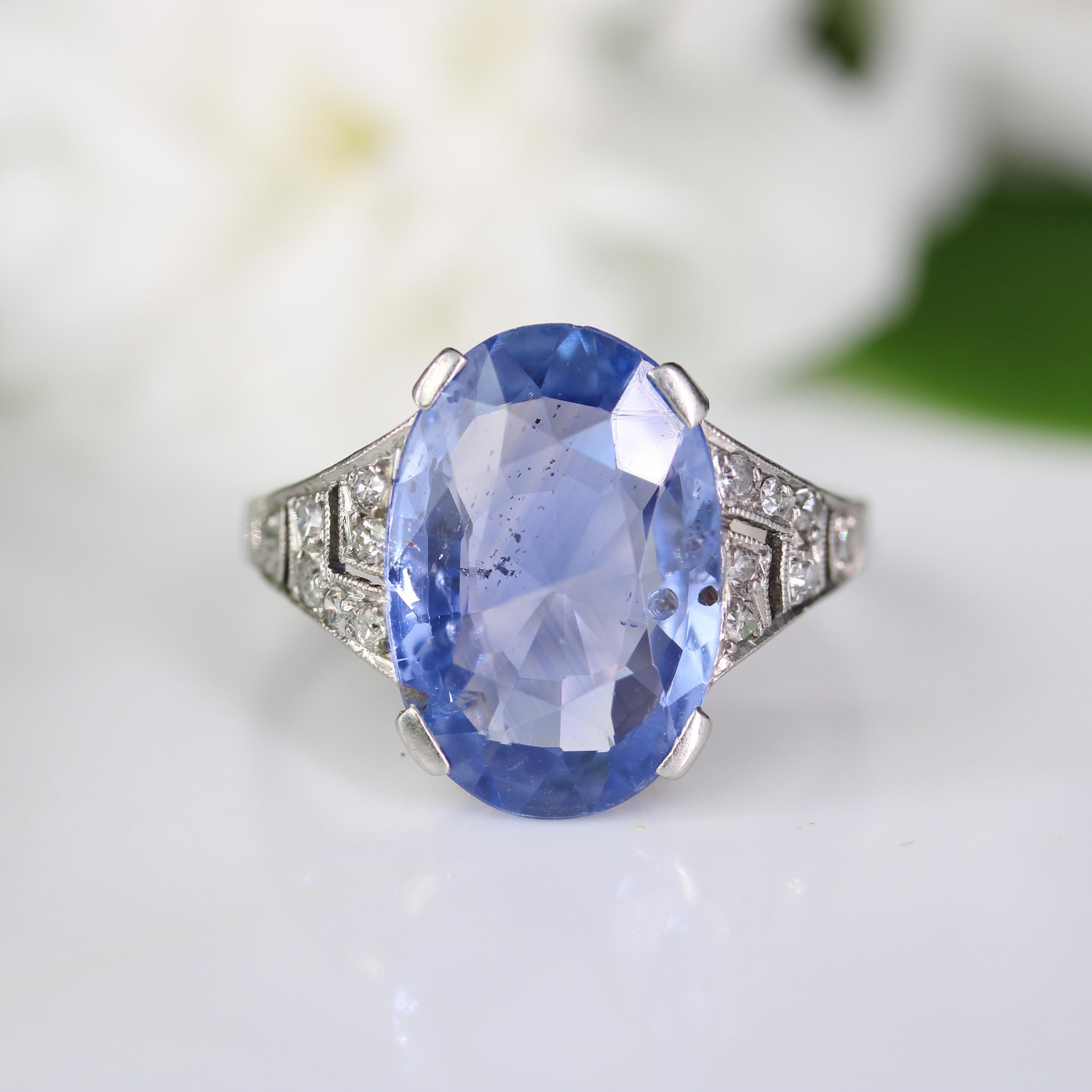 Oval Cut French 1920s Art Deco Natural Ceylon Sapphire Diamonds Platinum Ring For Sale