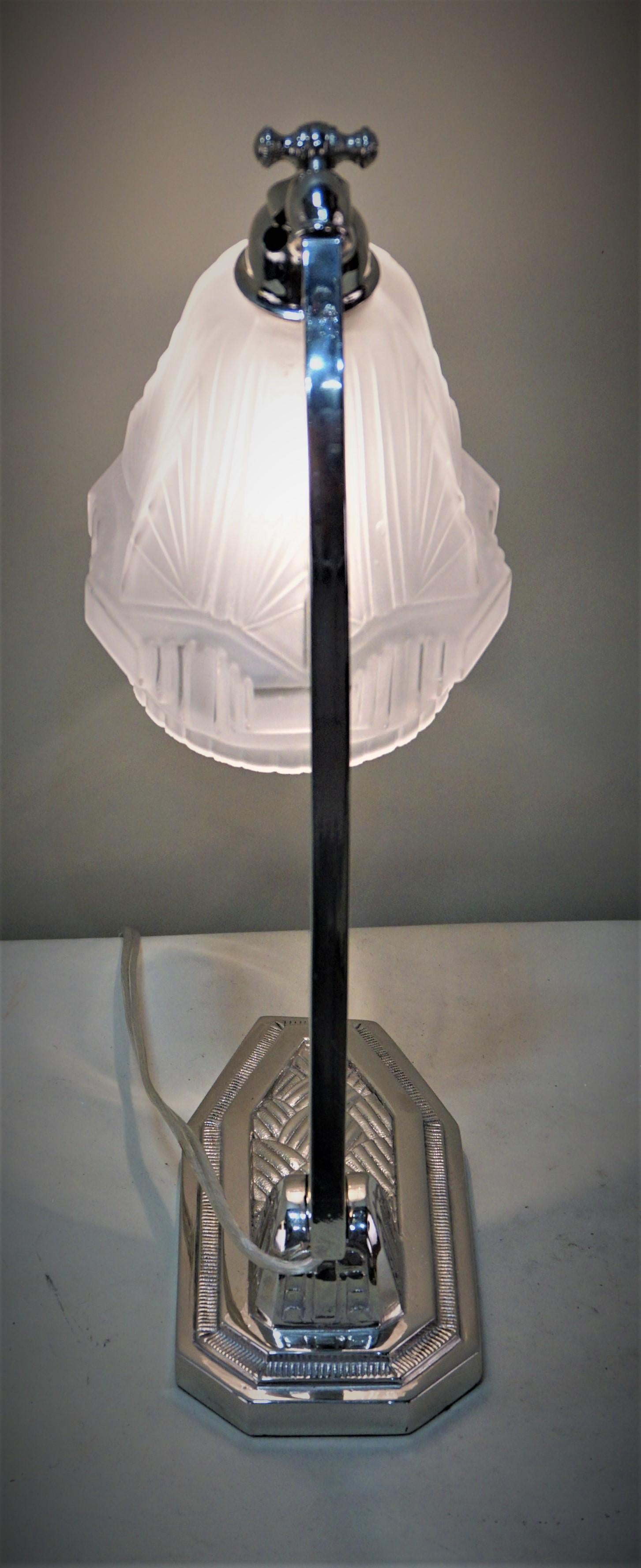 French 1920s Art Deco Table or Desk Lamp 4