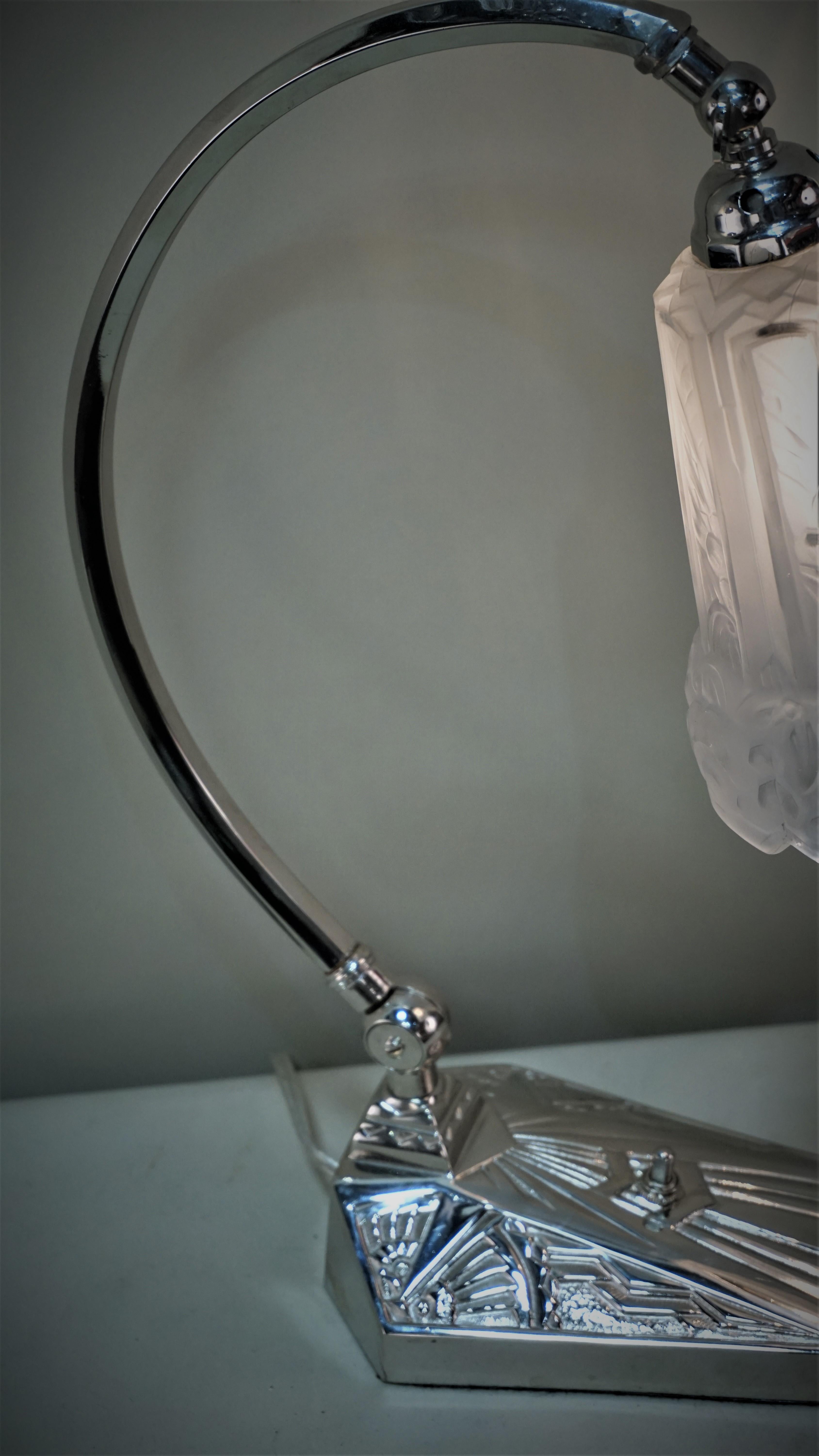 Early 20th Century French 1920s Art Deco Table or Desk Lamp by Robert