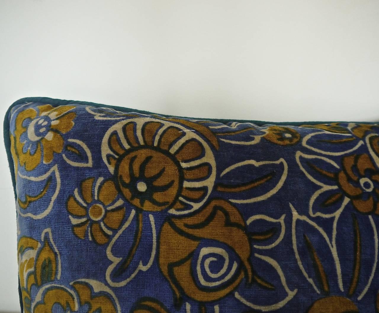 French 1920s Art Deco Tan and Blue Floral Velvet Cushion For Sale 1