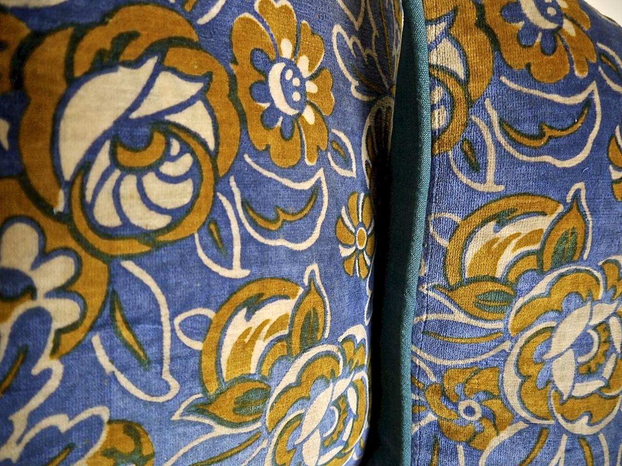 French 1920s Art Deco Tan and Blue Floral Velvet Cushion For Sale 2
