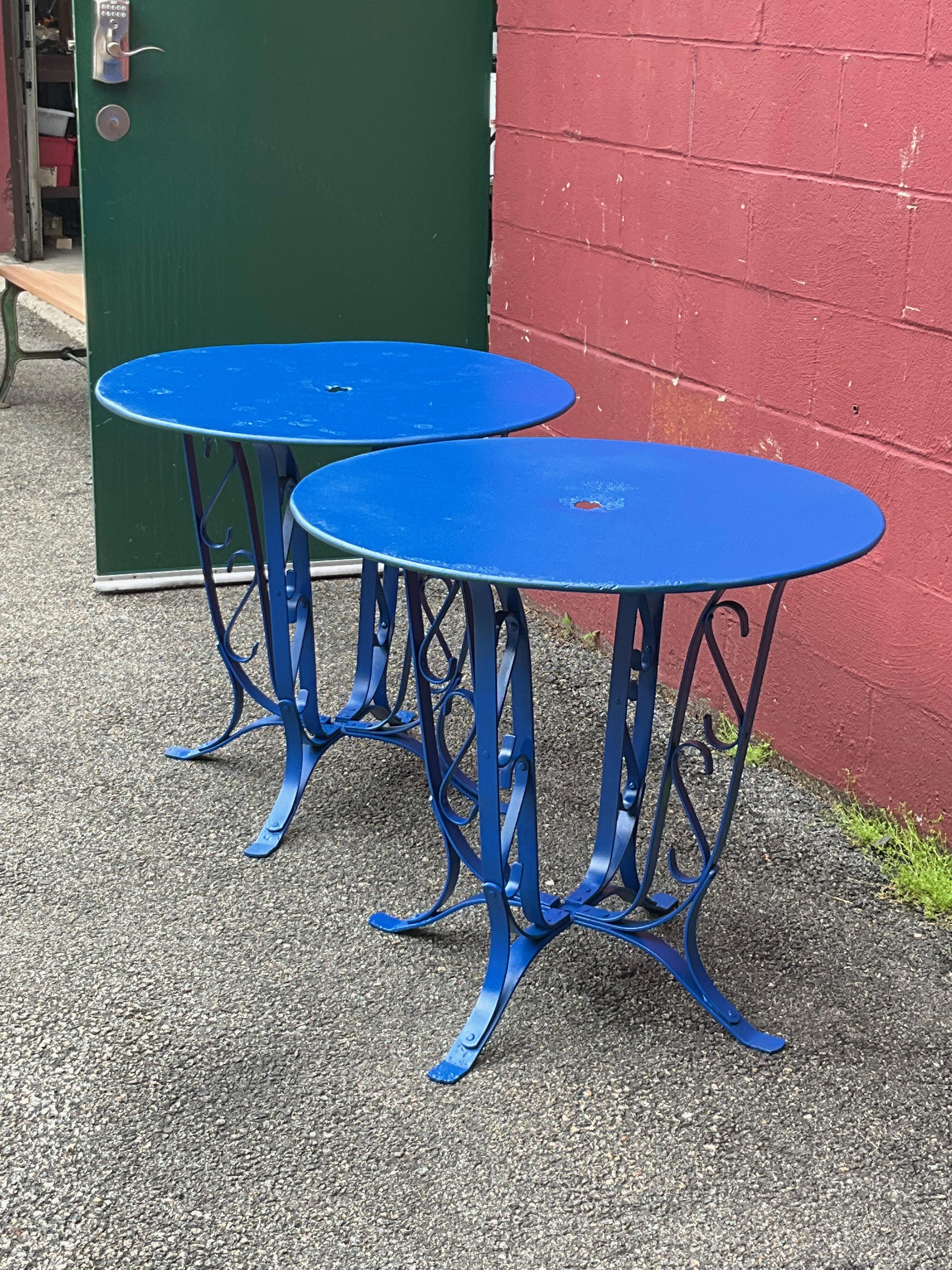 French 1920’s Blue Painted Garden Table In Good Condition For Sale In Buchanan, NY