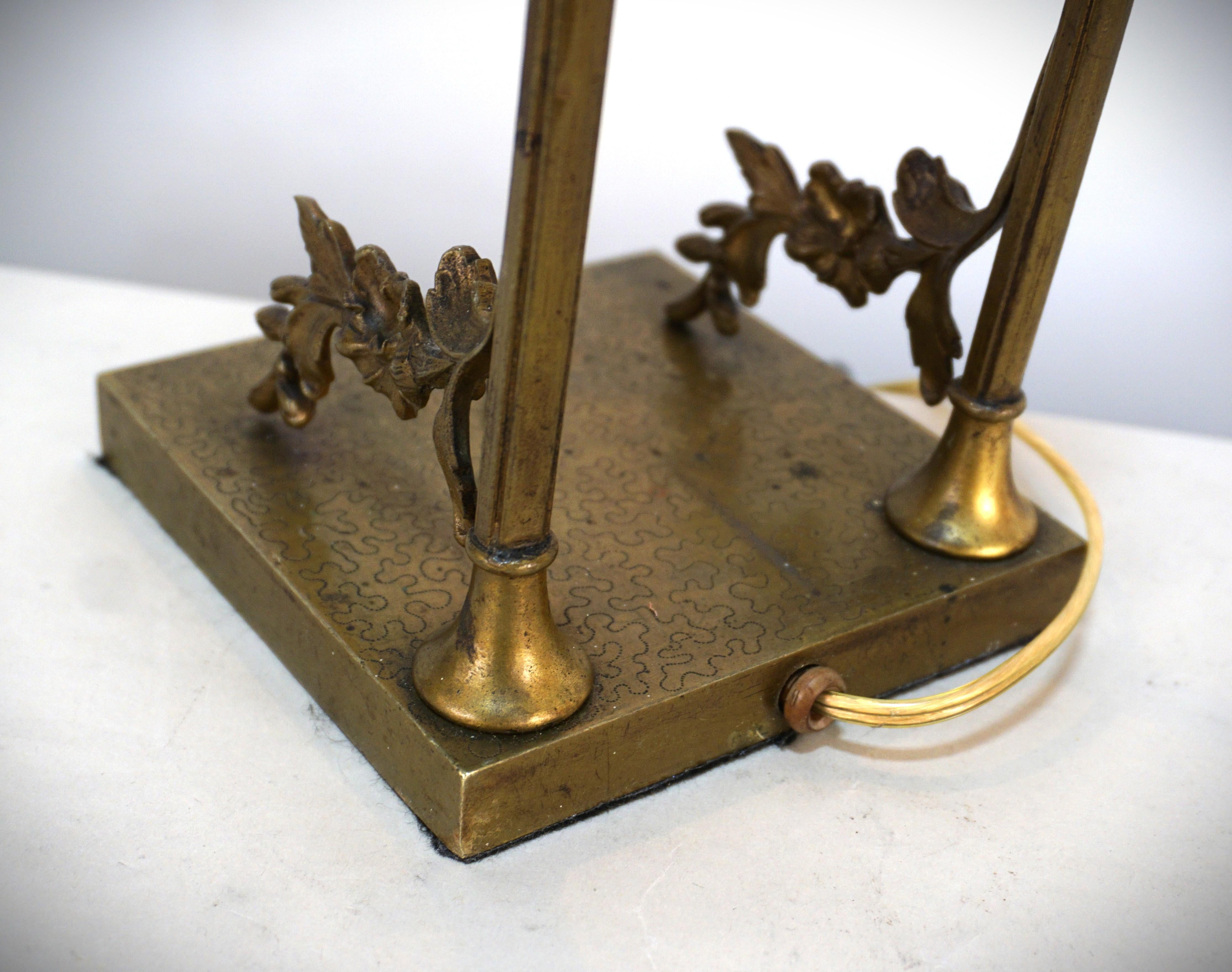 French 1920's Bronze and Crystal Table Lamp For Sale 5