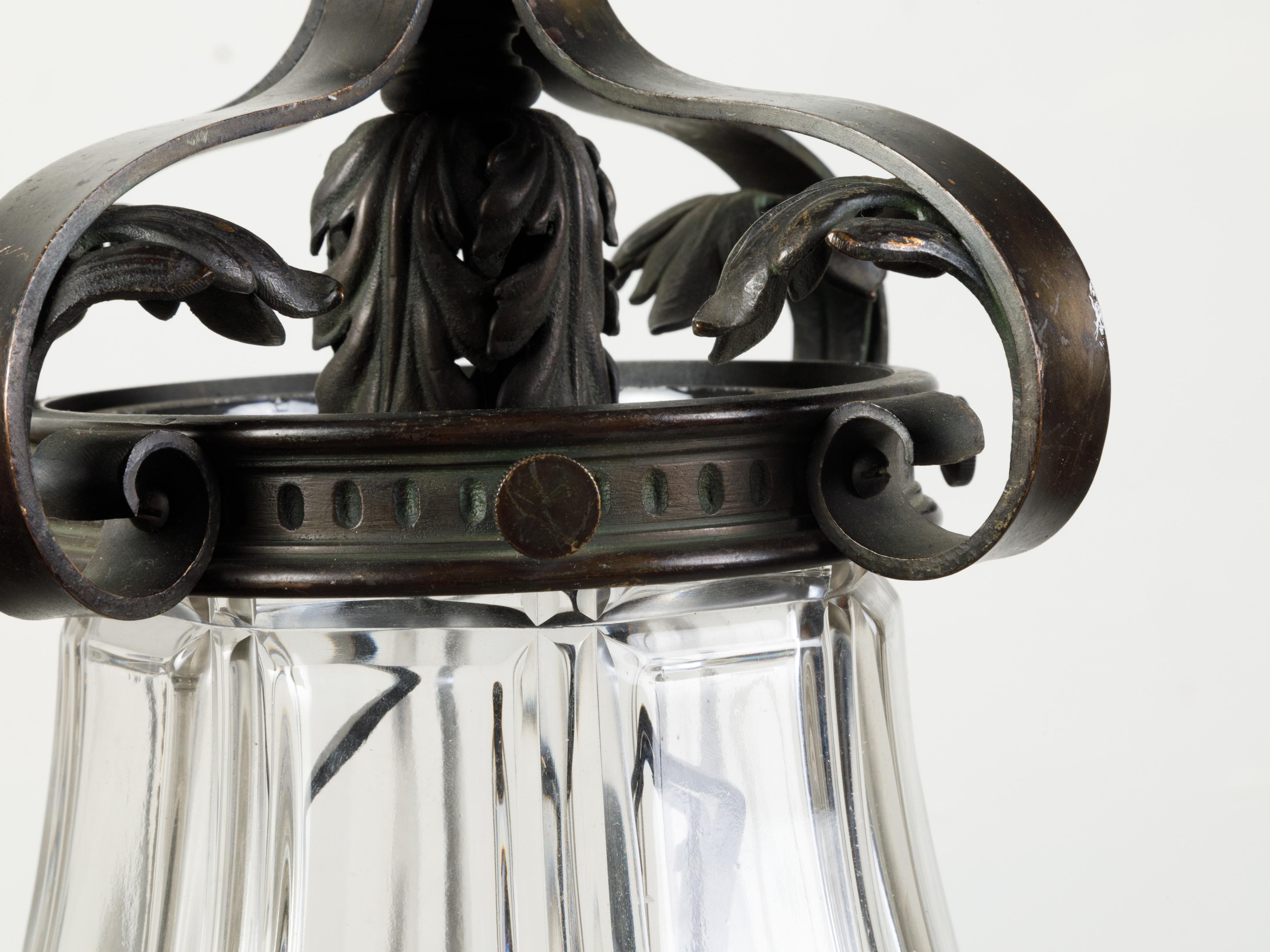 French 1920s Bronze and Glass Lantern with Feathers and Acanthus Leaves For Sale 2