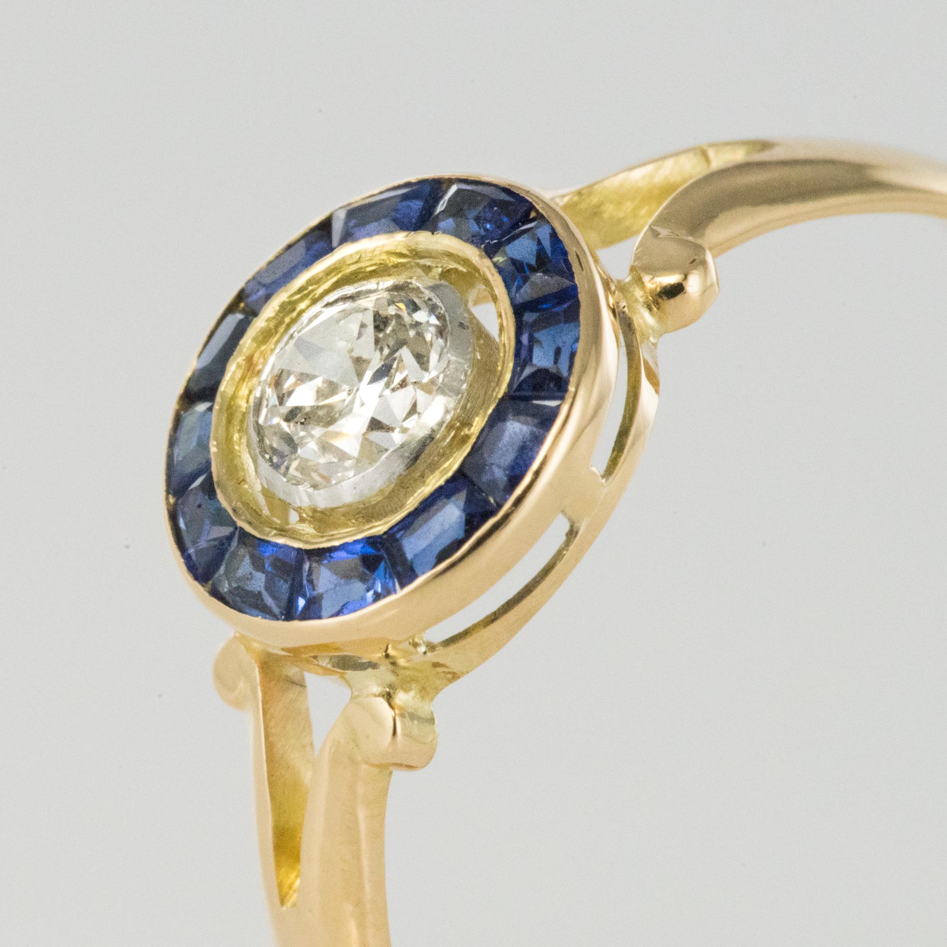 French 1920s Calibrated Sapphires Diamond Yellow Gold Ring In Good Condition In Poitiers, FR