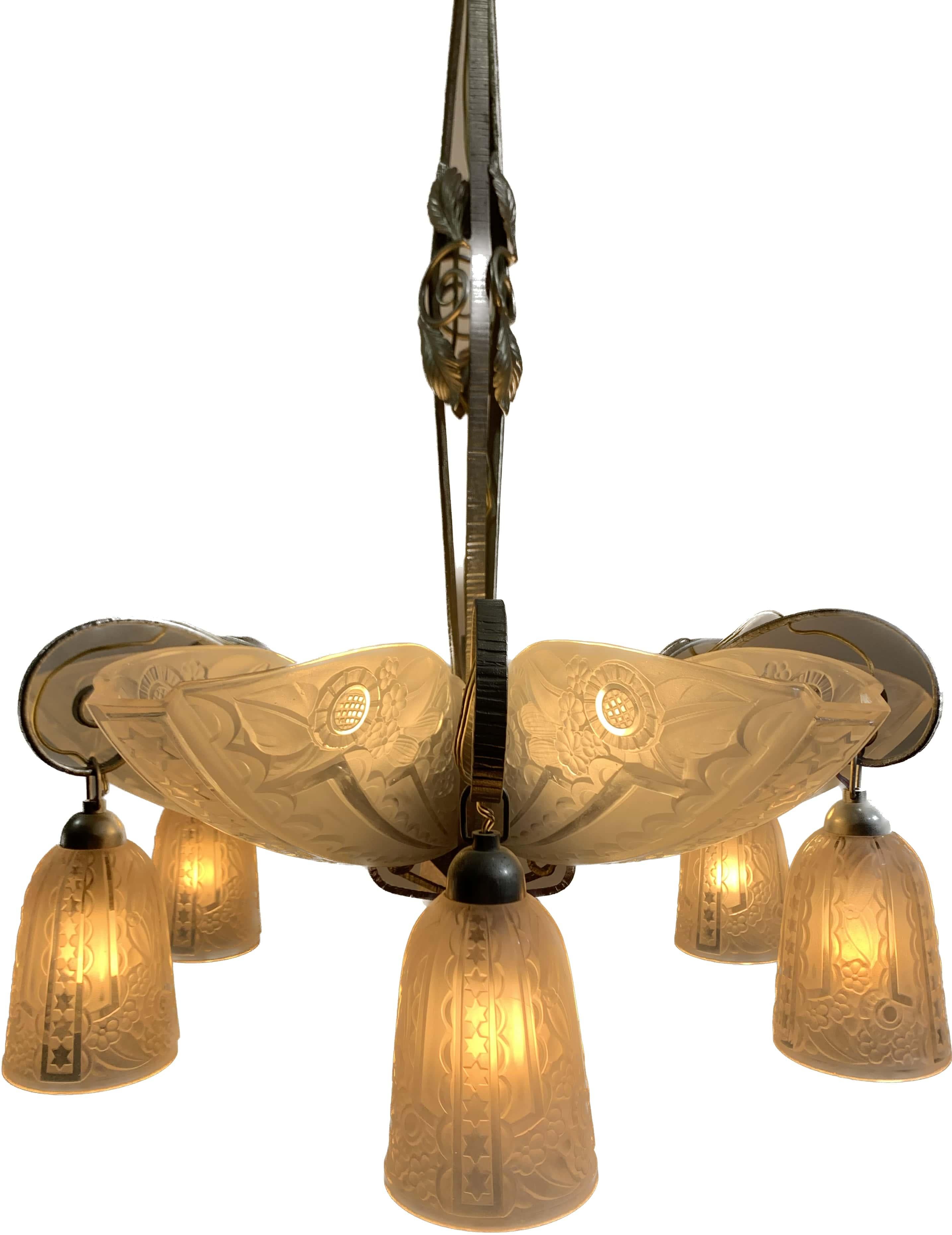 French 1920s Chandelier with Stars For Sale 4