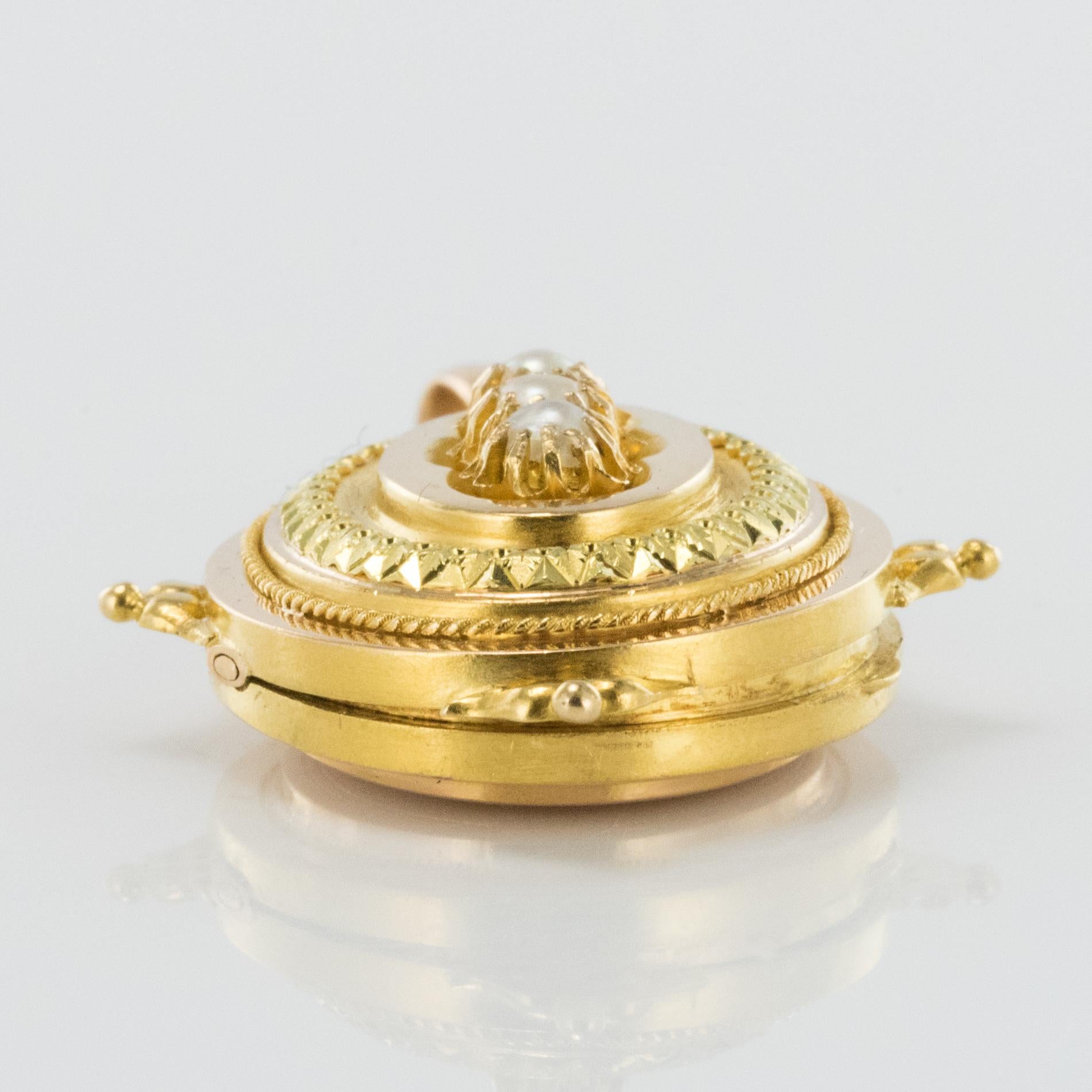 French 1920s Cultured Pearl 18 Karat Yellow Gold Locket Pendant 6
