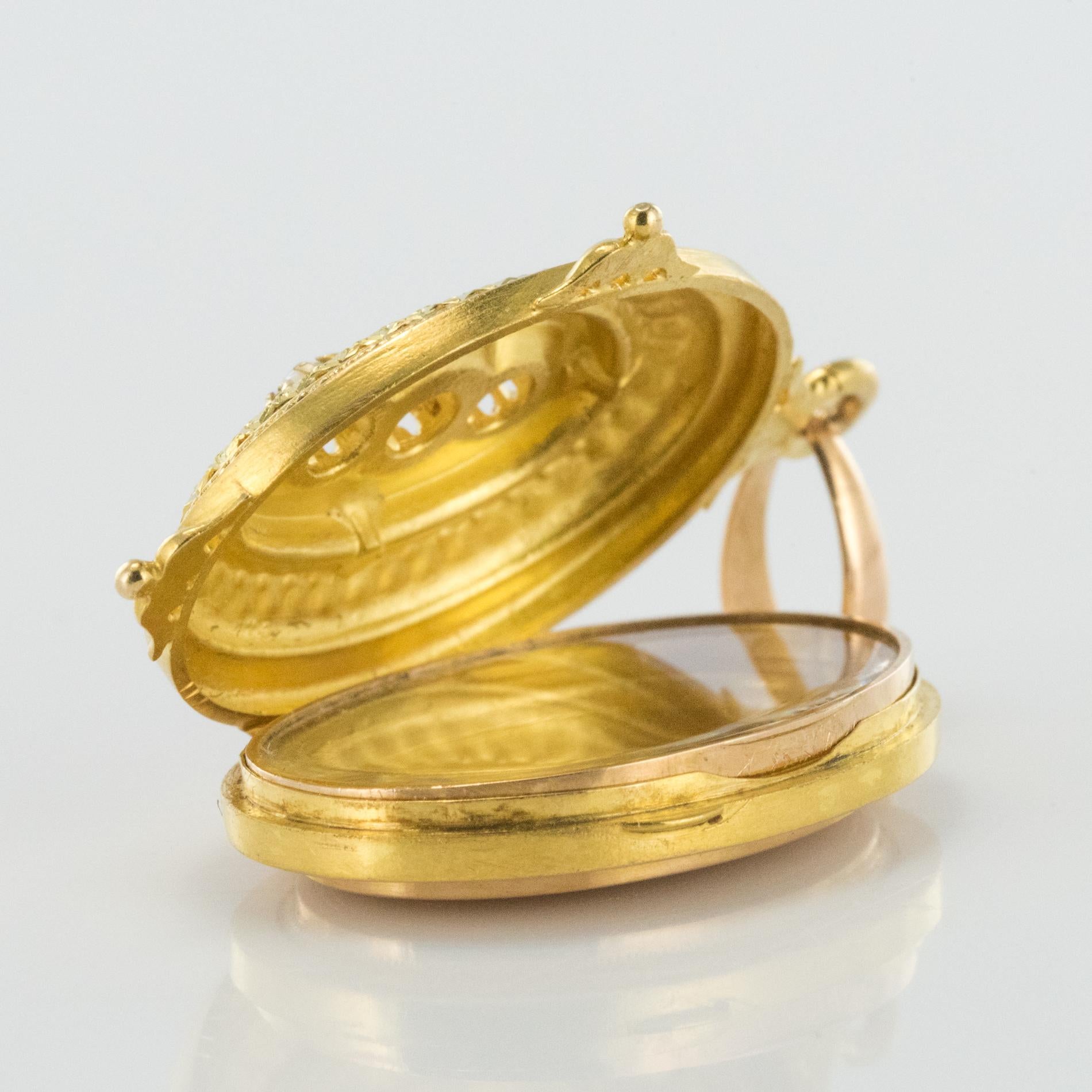 French 1920s Cultured Pearl 18 Karat Yellow Gold Locket Pendant 8