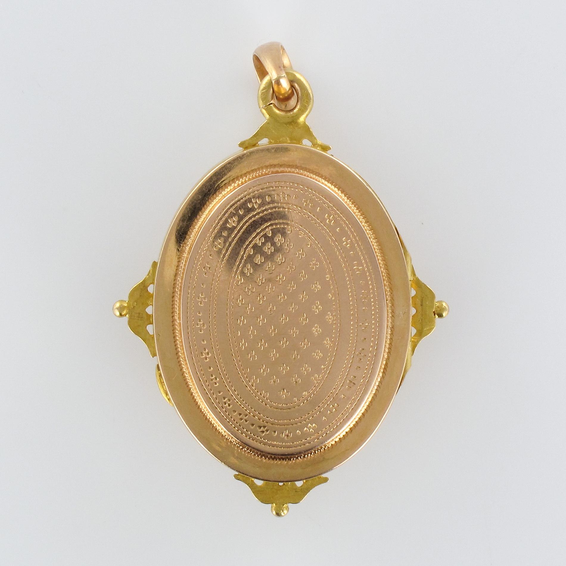 French 1920s Cultured Pearl 18 Karat Yellow Gold Locket Pendant 10