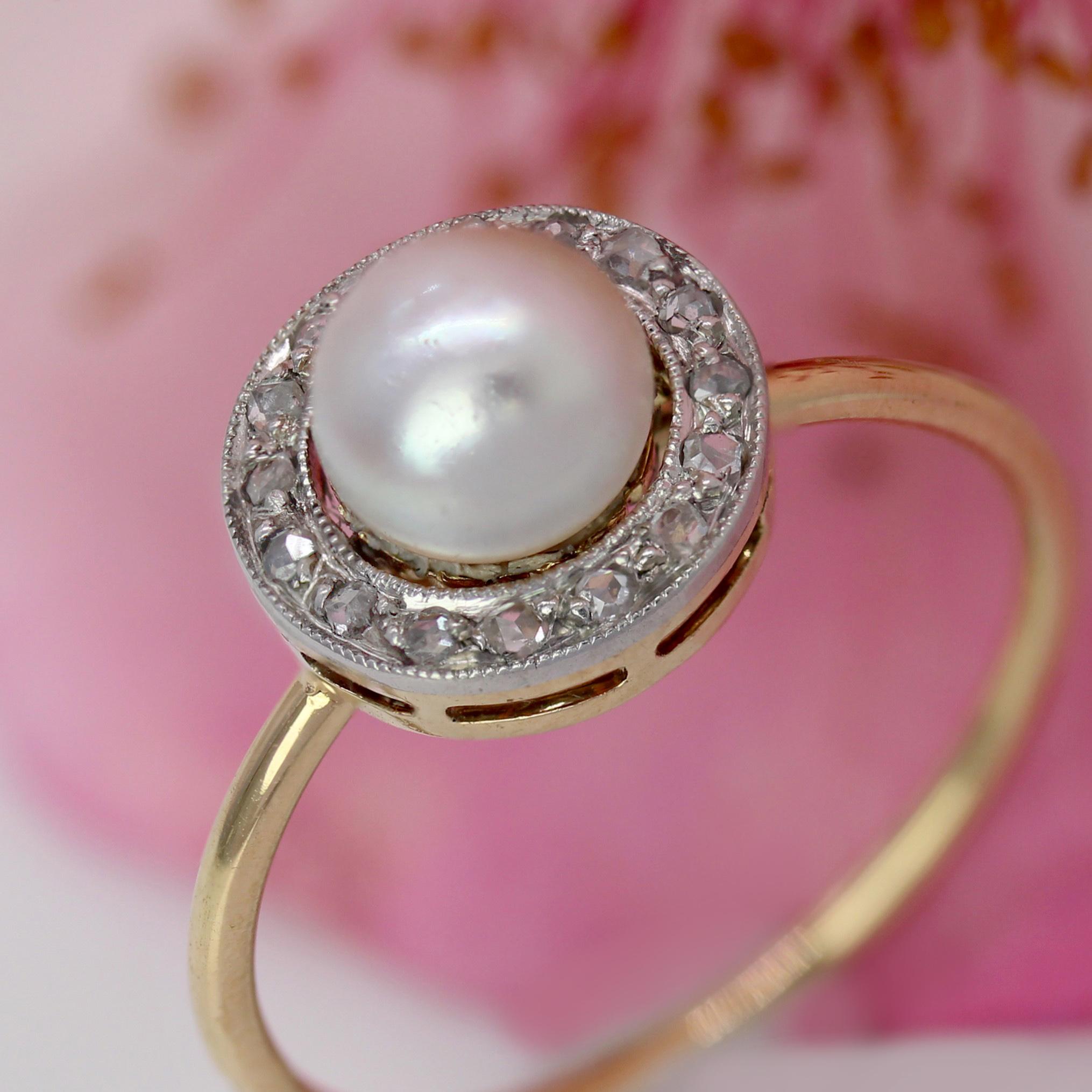 French 1920s Cultured Pearl Diamonds Yellow gold Round Ring For Sale 4