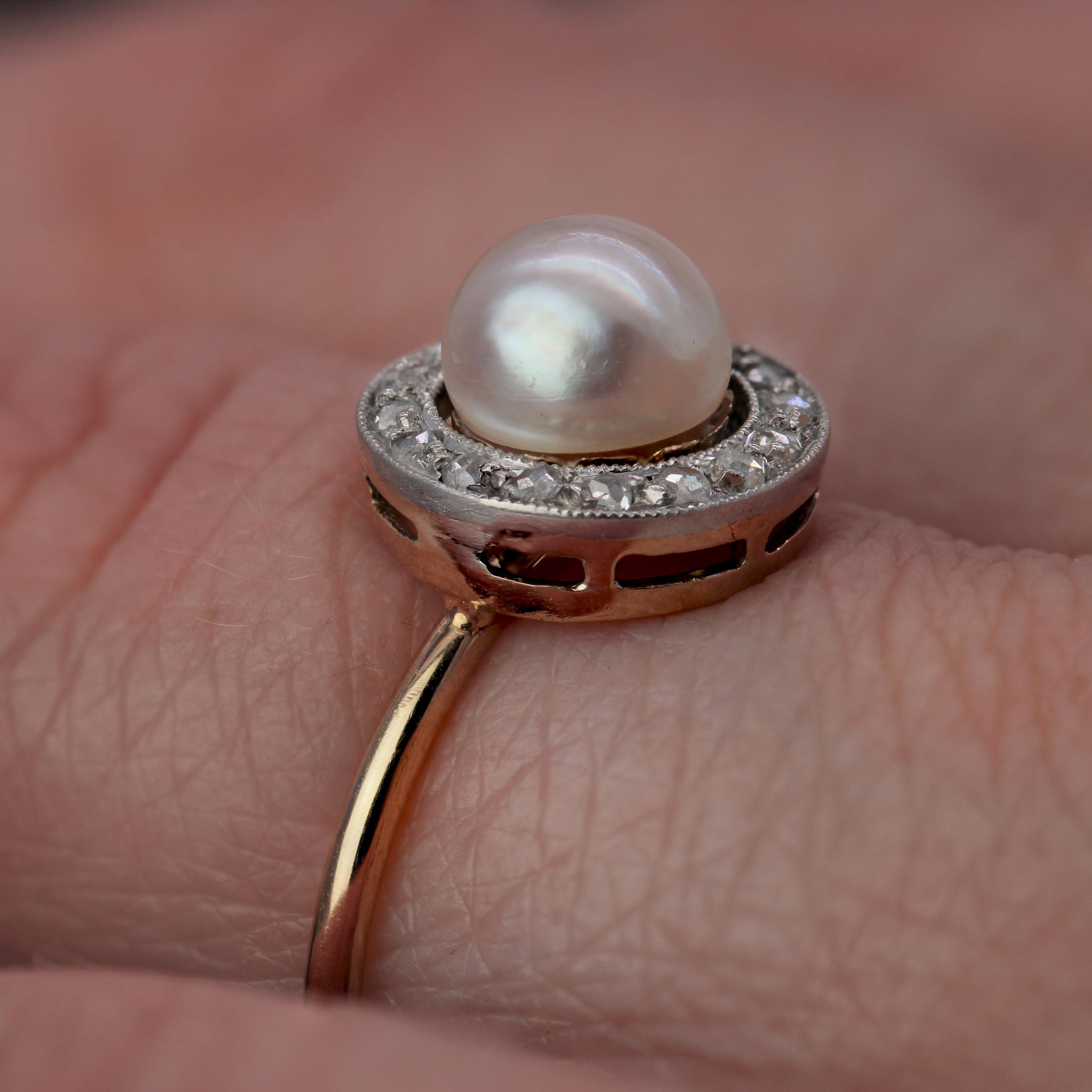 French 1920s Cultured Pearl Diamonds Yellow gold Round Ring For Sale 6