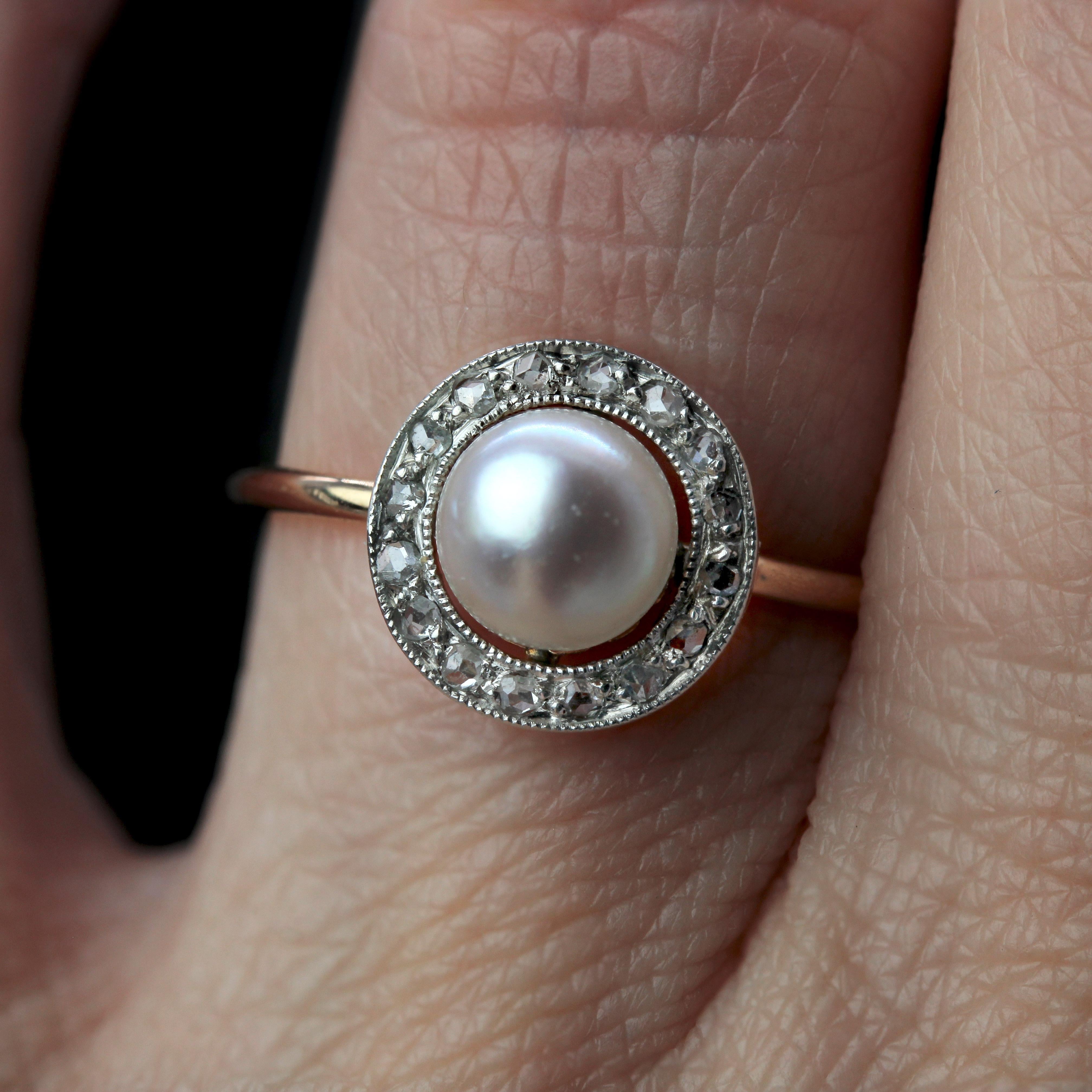 Women's French 1920s Cultured Pearl Diamonds Yellow gold Round Ring For Sale