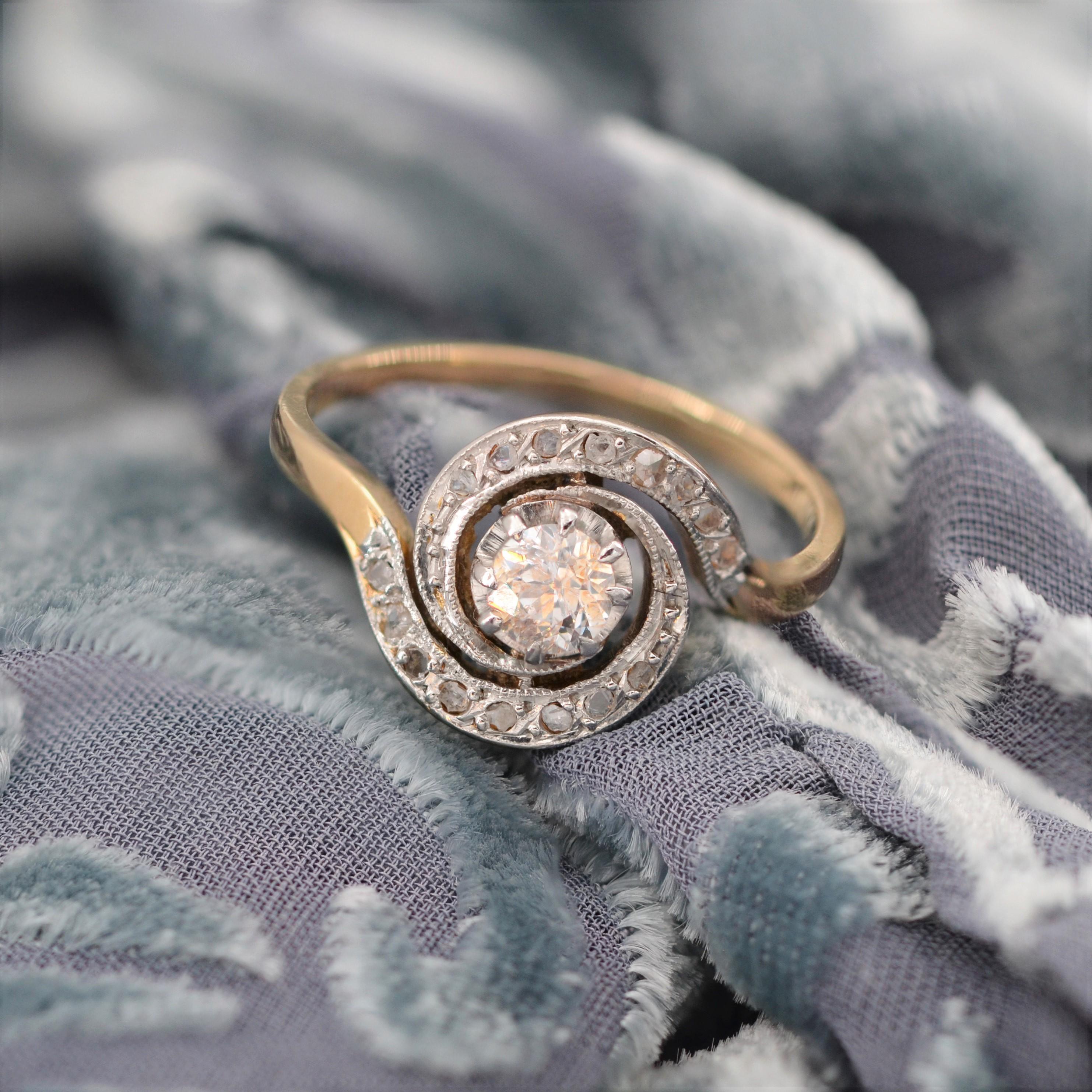 18 Karat Gelbgold Platin Wirbel-Ring mit Diamanten, 1920er Jahre (Antiker Kissenschliff) im Angebot