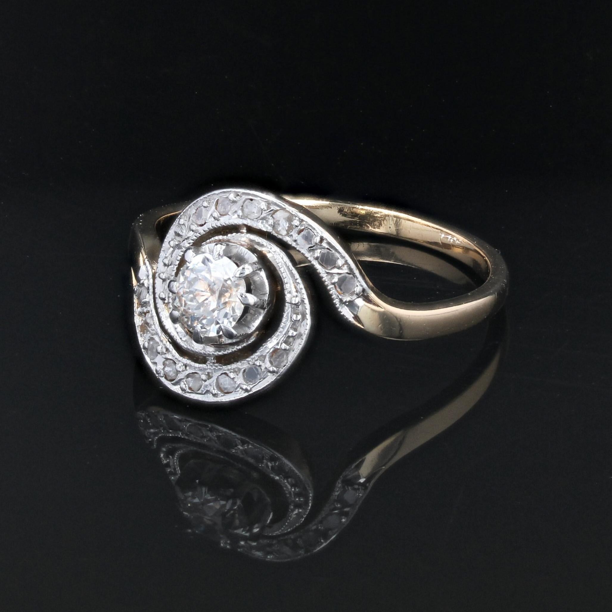 Belle Époque French 1920s Diamond 18 Karat Yellow Gold Platinum Swirl Ring For Sale