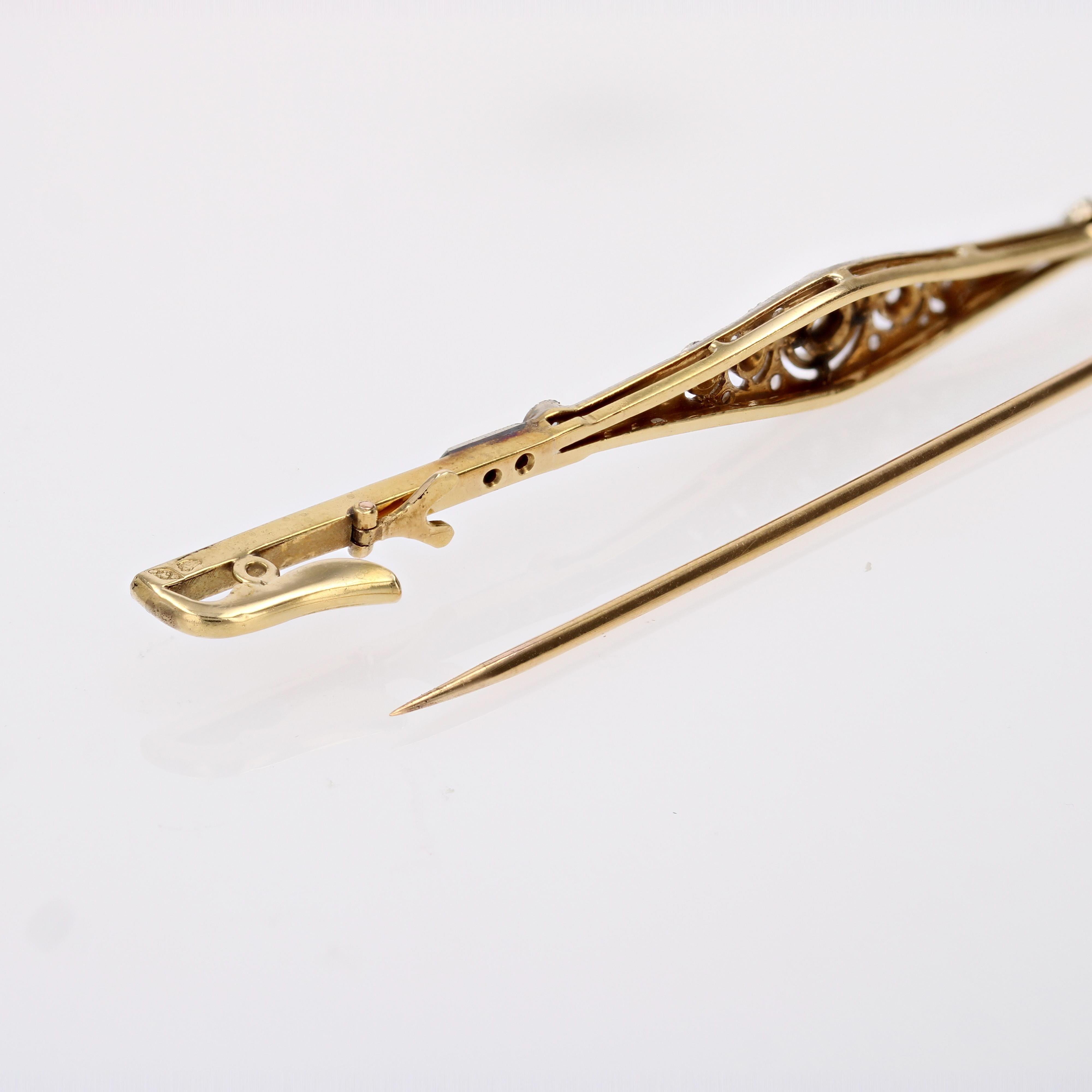 French 1920s Diamonds 18 Karat Yellow Gold Platinum Bar Brooch For Sale 4