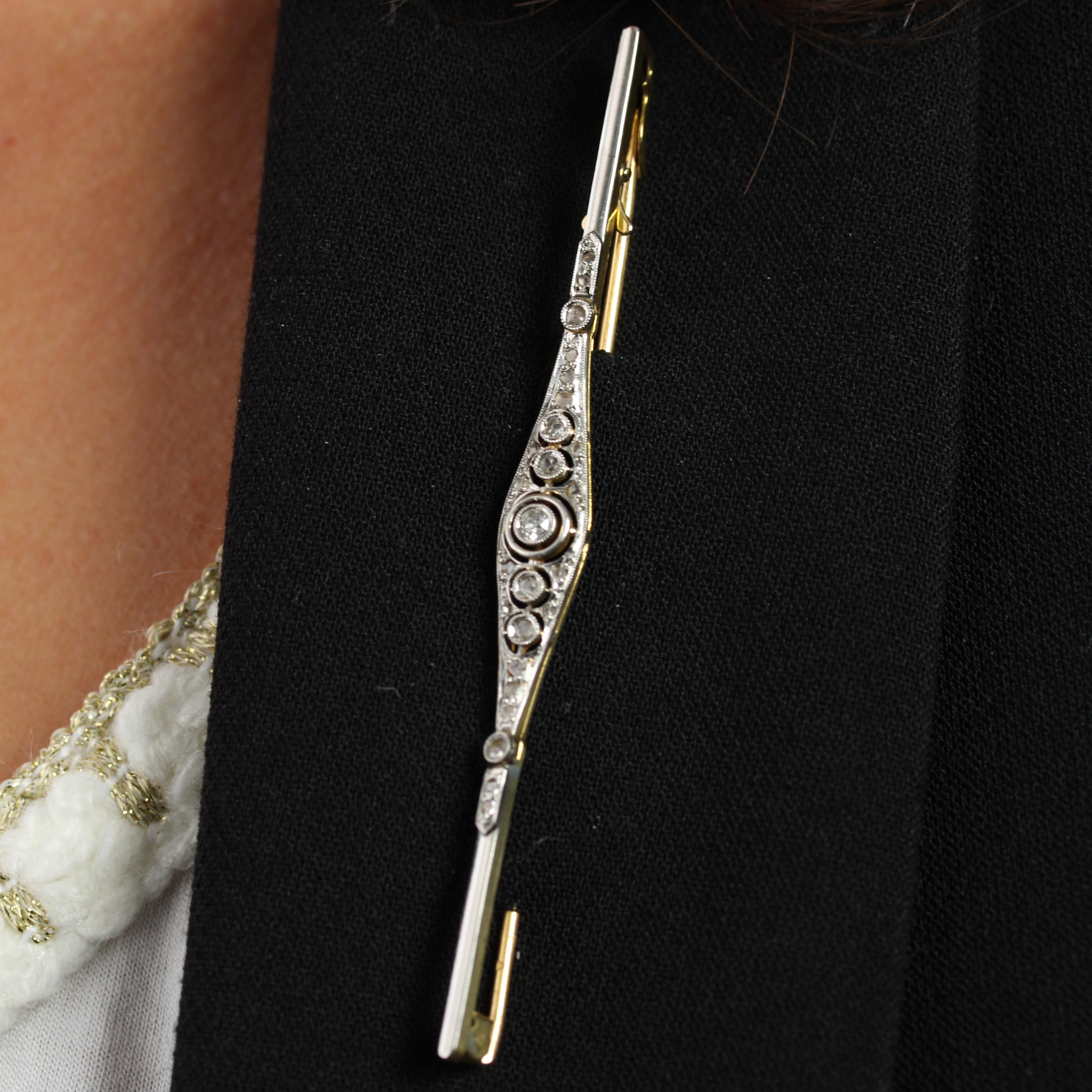 French 1920s Diamonds 18 Karat Yellow Gold Platinum Bar Brooch For Sale 1