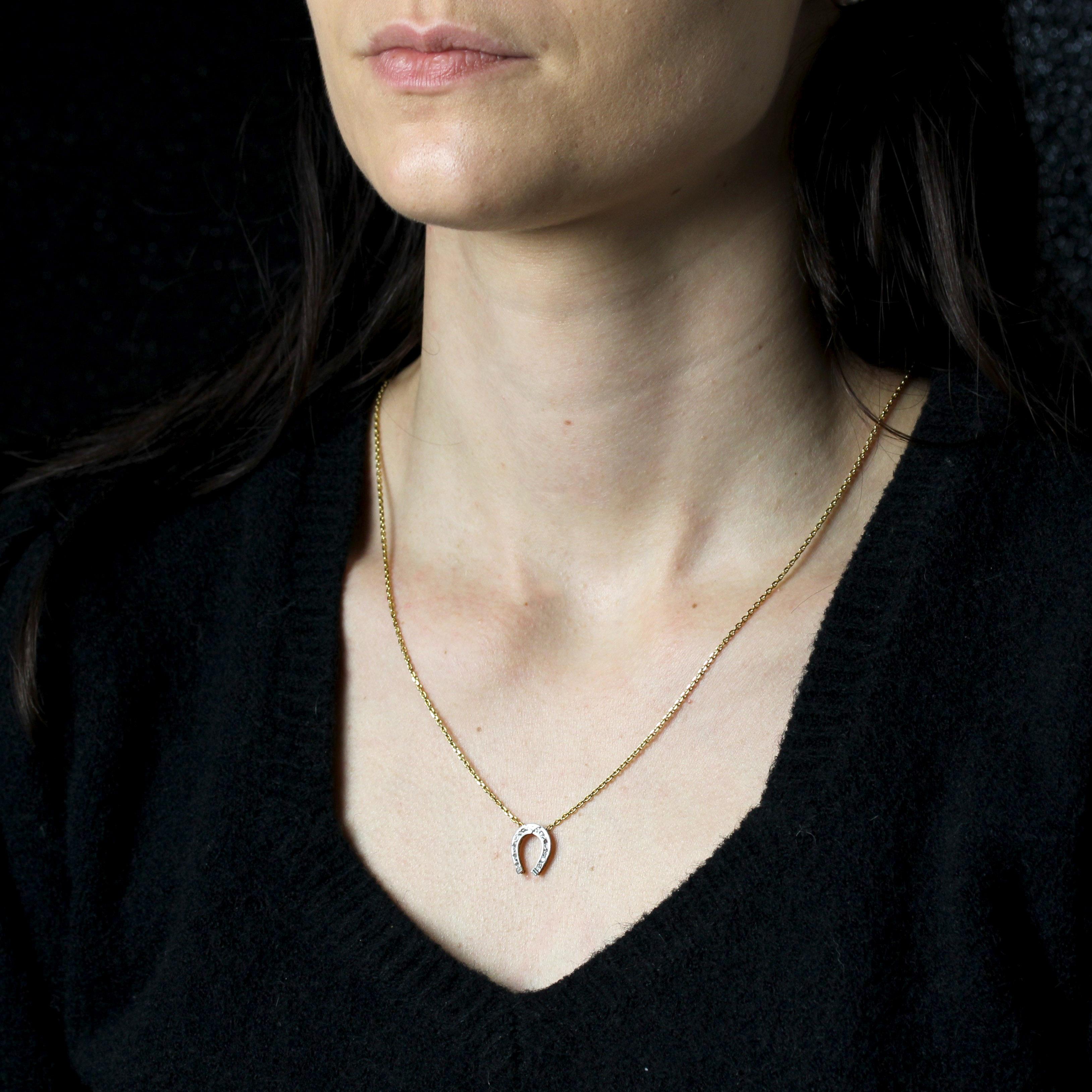 Französische Hufeisenkette aus 18 Karat Gelbgold mit Diamanten, 1920er Jahre im Angebot 3