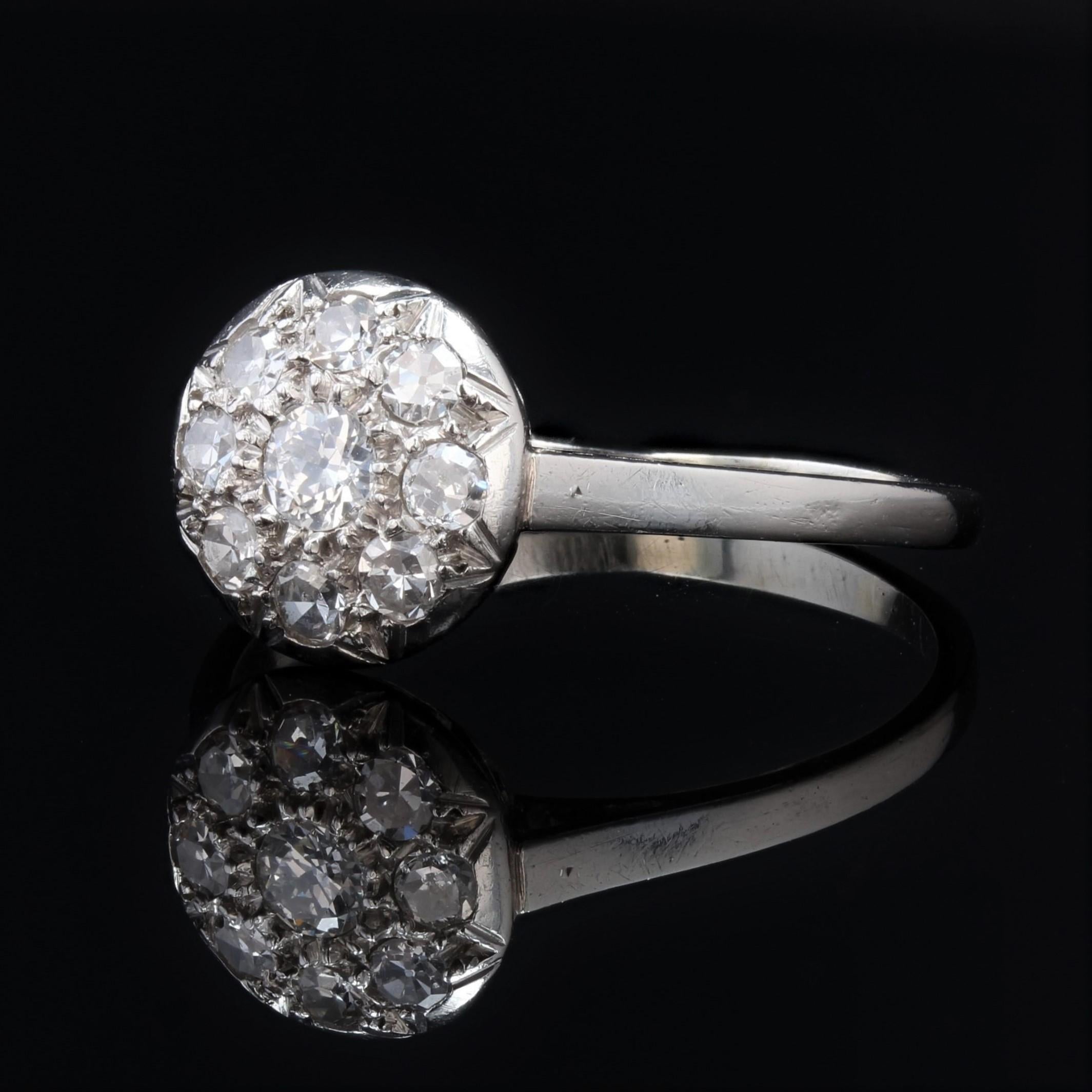French 1920s Diamonds Platinum Round Shape Engagement Ring In Good Condition For Sale In Poitiers, FR