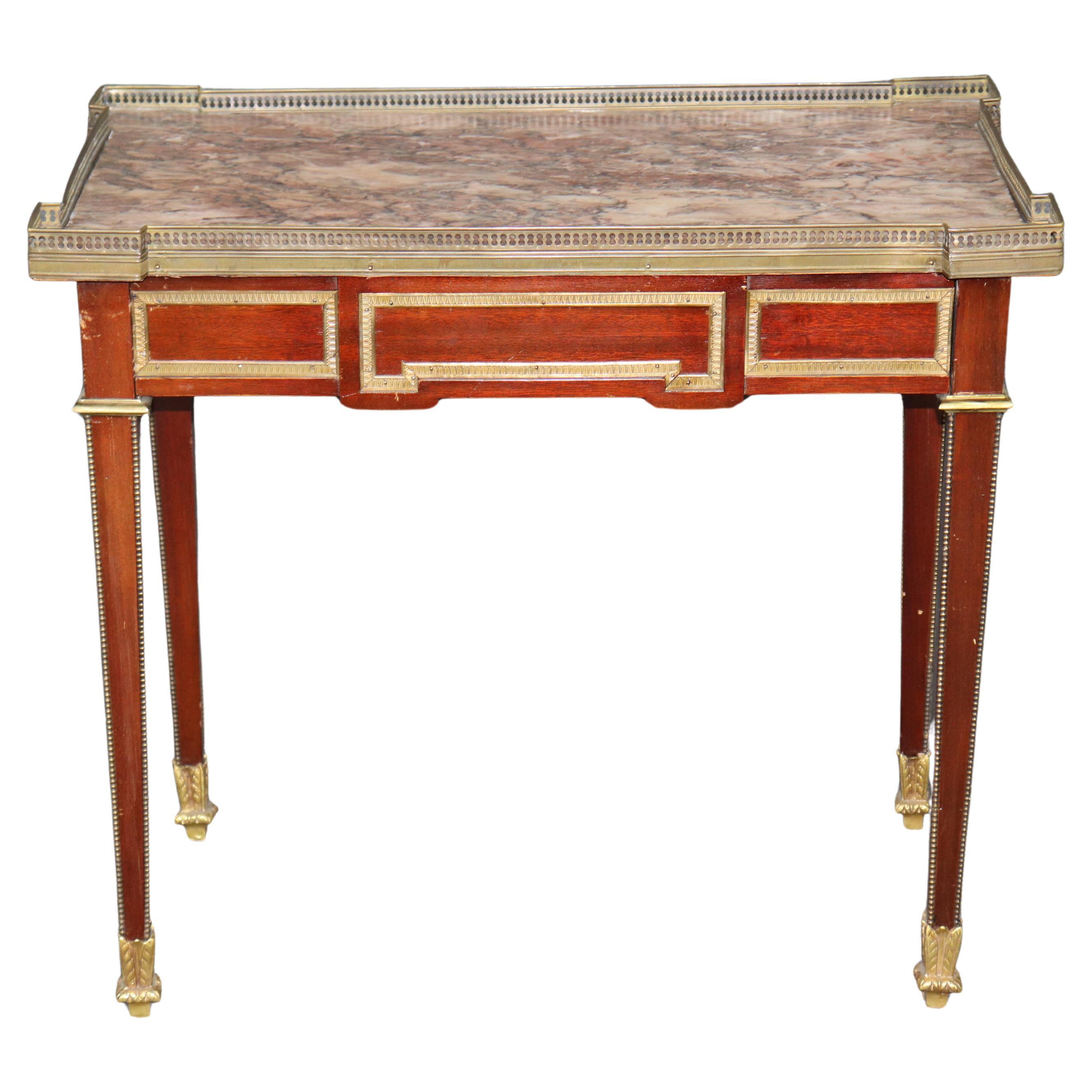Mesa consola francesa de caoba estilo Luis XVI con tapa de mármol Breccia de los años 20 en venta