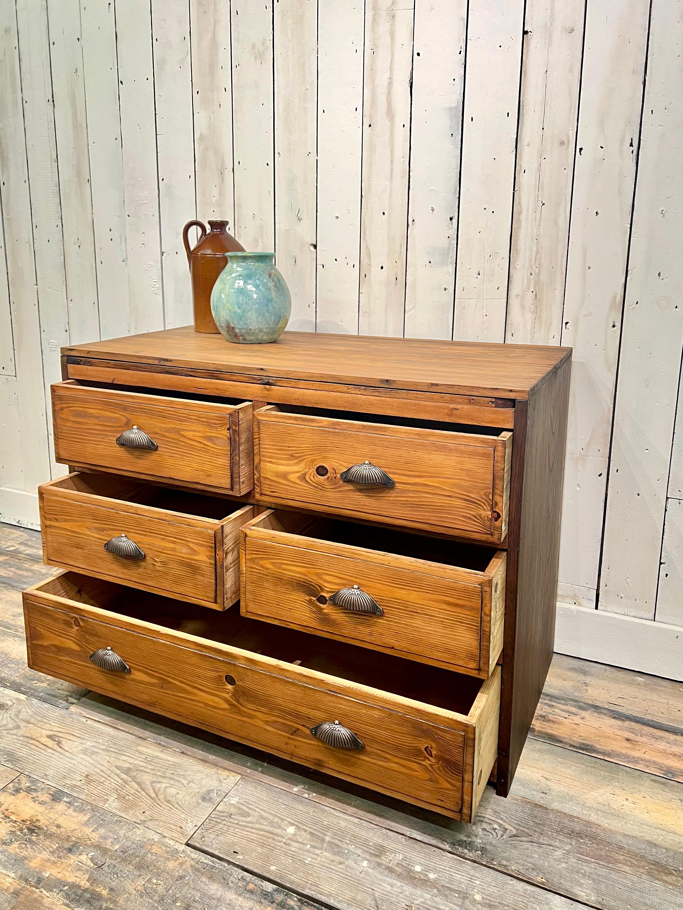 Oak French 1920's Farmhouse Chest of Drawers/Dresser