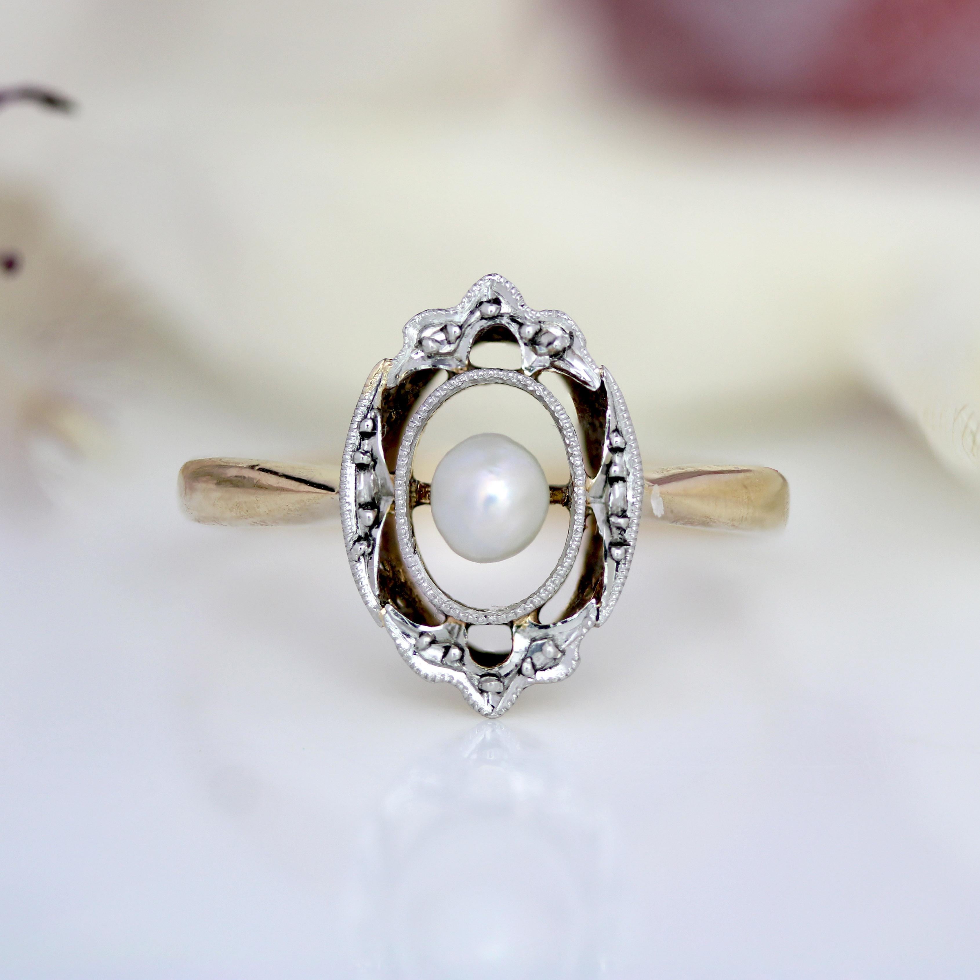 Anillo ovalado francés de oro amarillo de 18 quilates con perlas finas de los años 20 Belle Époque en venta