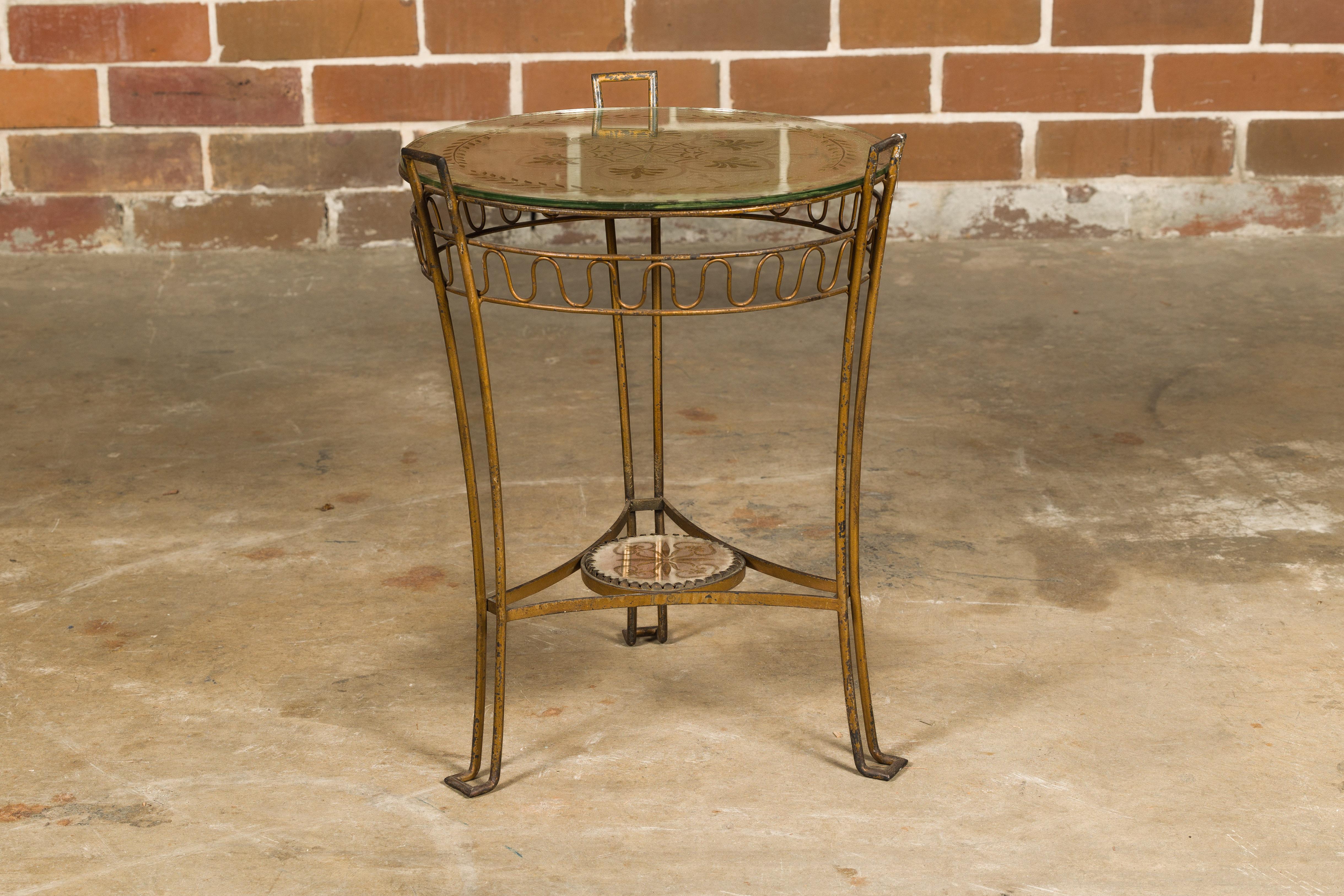French 1920s Gilt Iron Side Table with Etched Foliage Mirrored Top and Low Shelf In Good Condition For Sale In Atlanta, GA