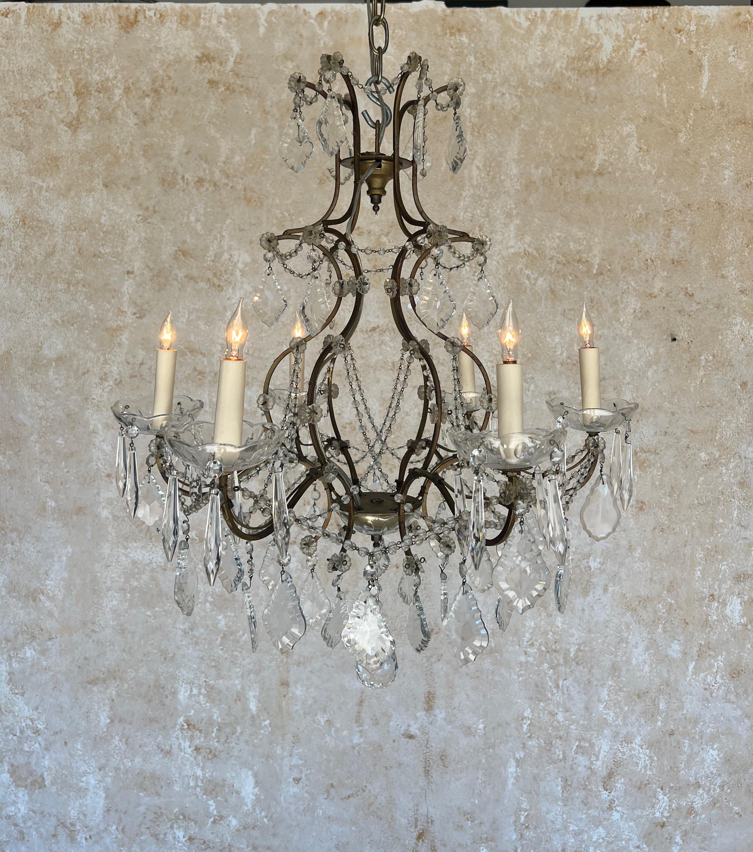 Lustre à six bras en verre et cristal français des années 1920 Bon état - En vente à Buchanan, NY